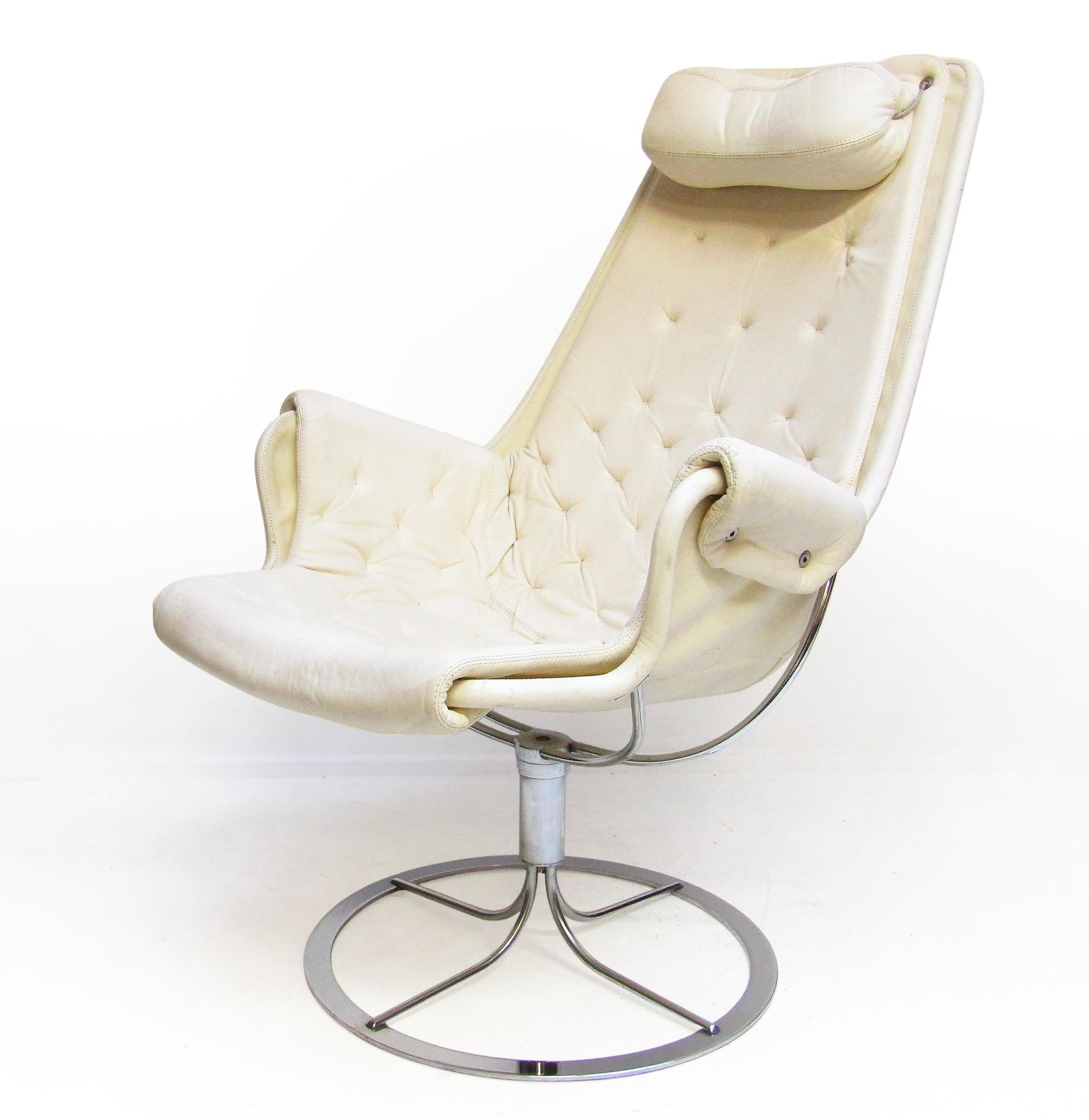 Mid-Century Modern Chaise Jetson suédoise de l'ère spatiale des années 1970 en cuir blanc par Bruno Mathsson pour Dux en vente