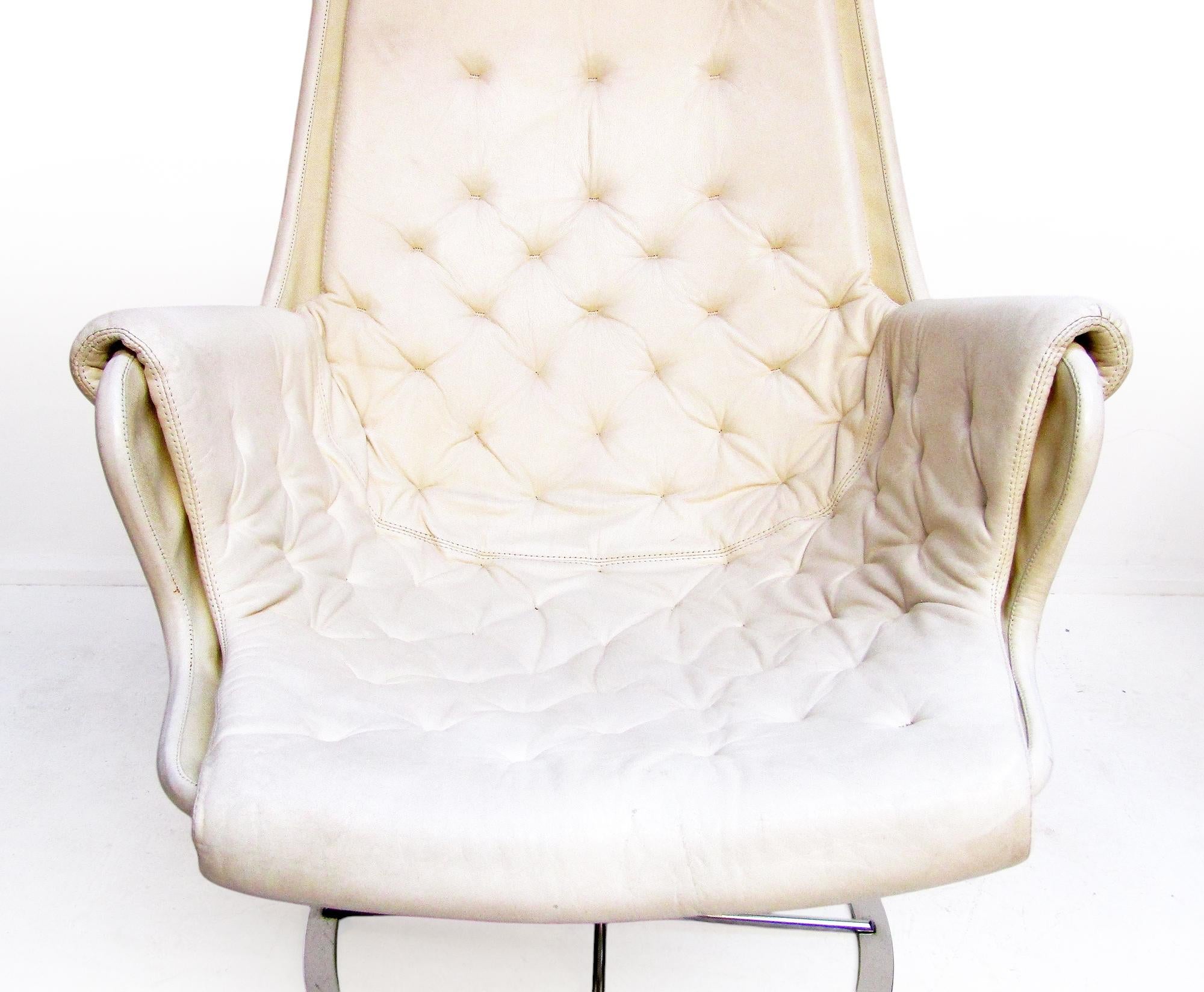 Suédois Chaise Jetson suédoise de l'ère spatiale des années 1970 en cuir blanc par Bruno Mathsson pour Dux en vente