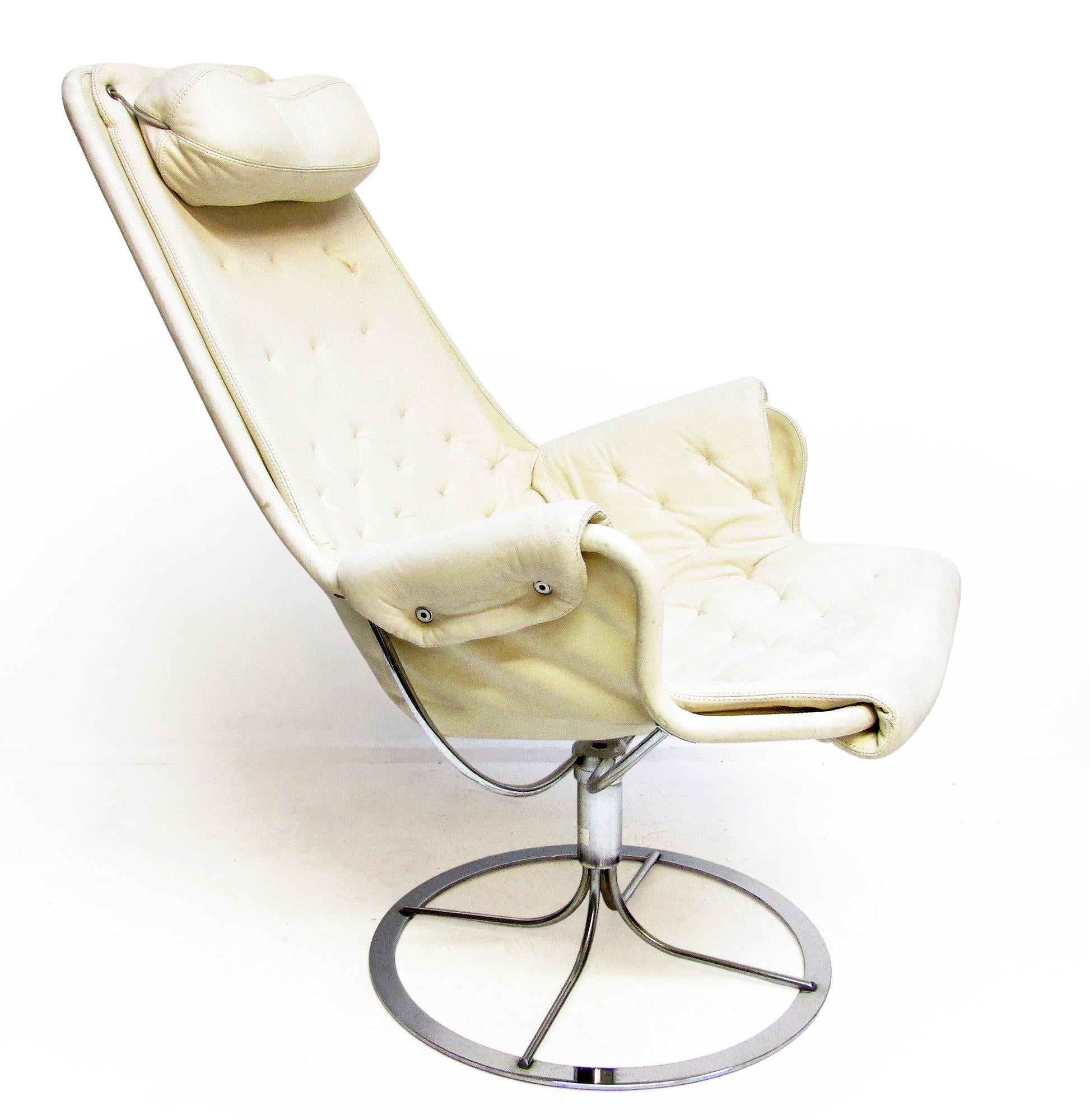 Cuir Chaise Jetson suédoise de l'ère spatiale des années 1970 en cuir blanc par Bruno Mathsson pour Dux en vente