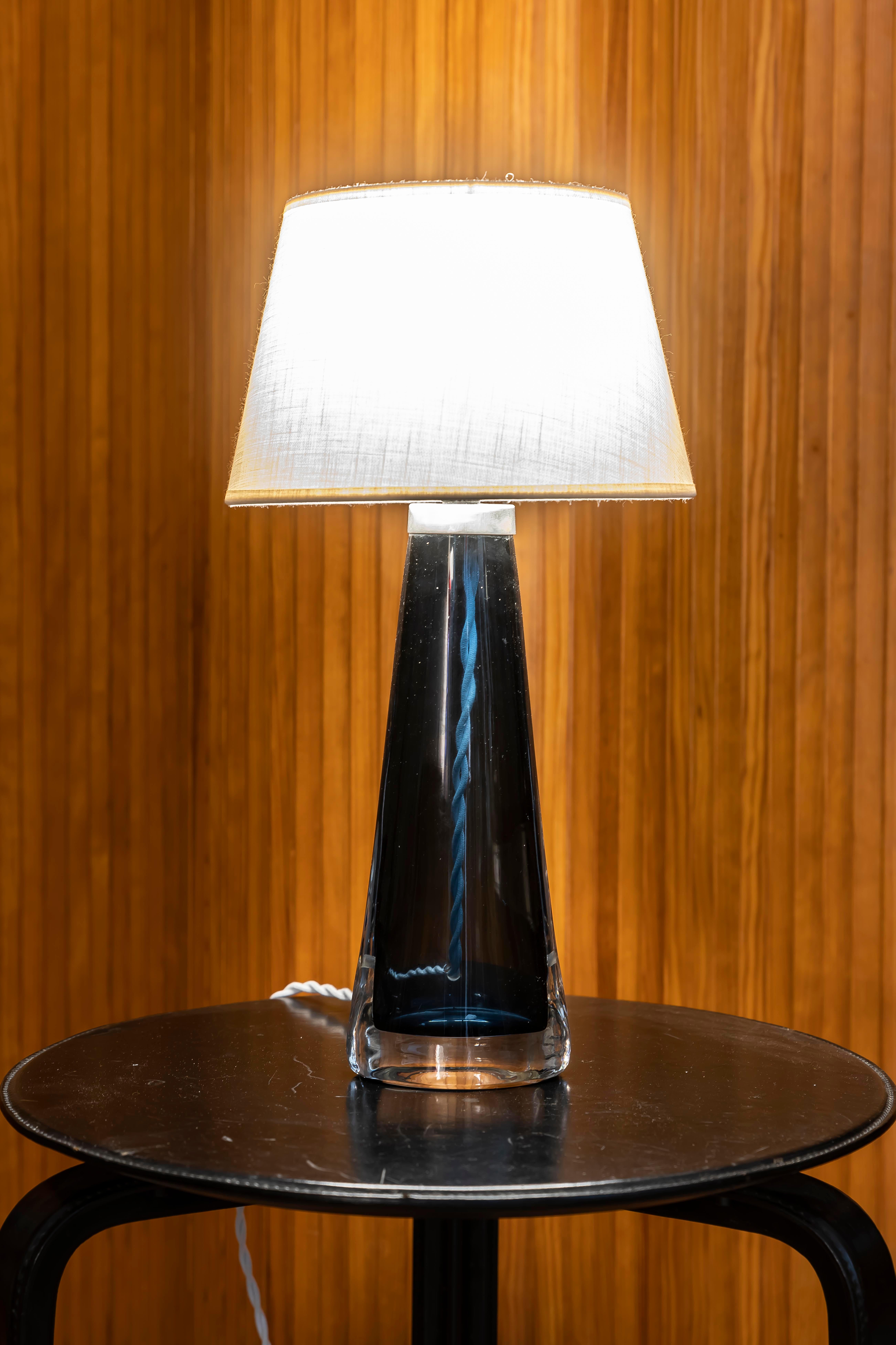 1970s Swedish Table Lamp in Blue Glass by Orrefors, Signed For Sale 2