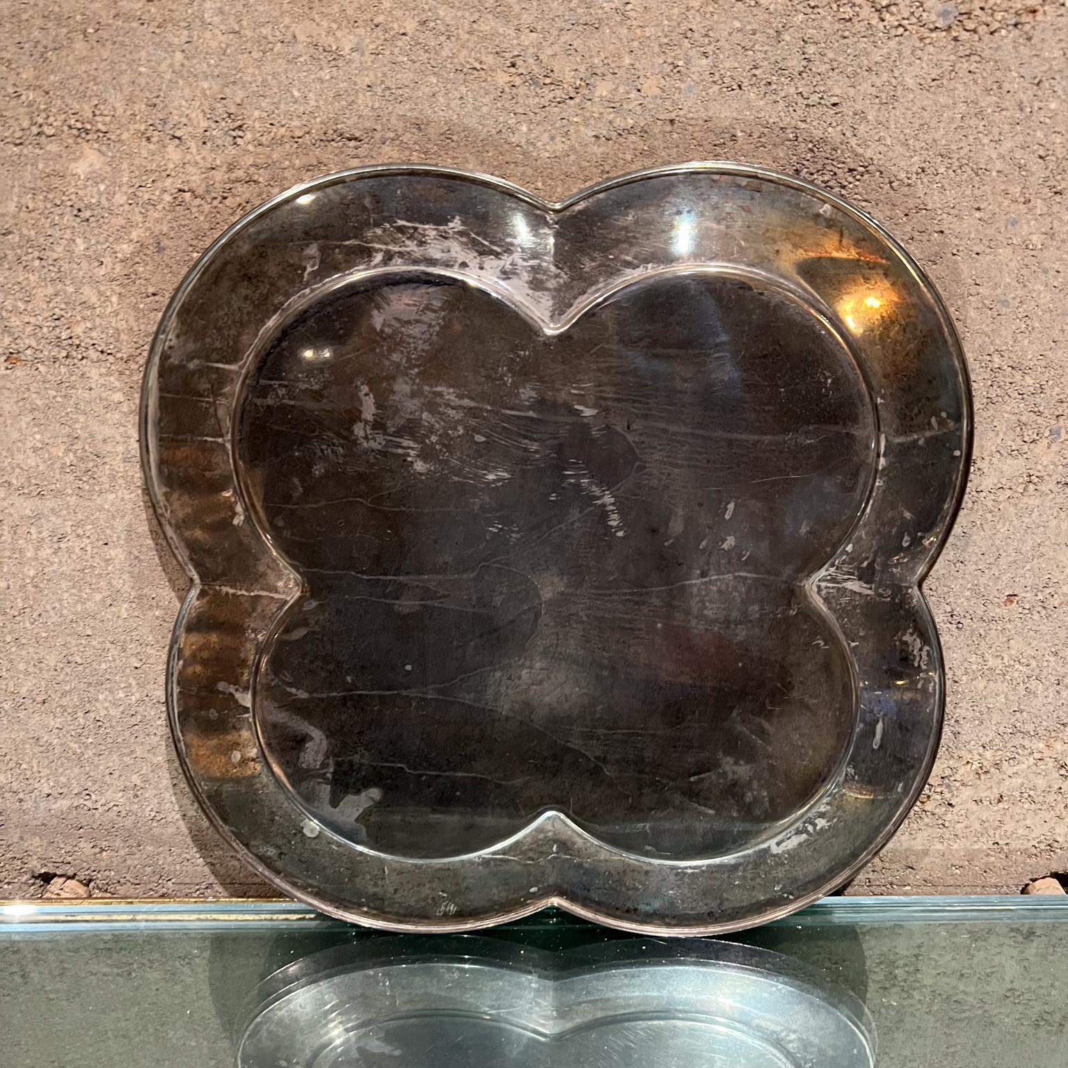 20th Century 1970s Swirled Clover Silver Plate Bar Service Tray For Sale
