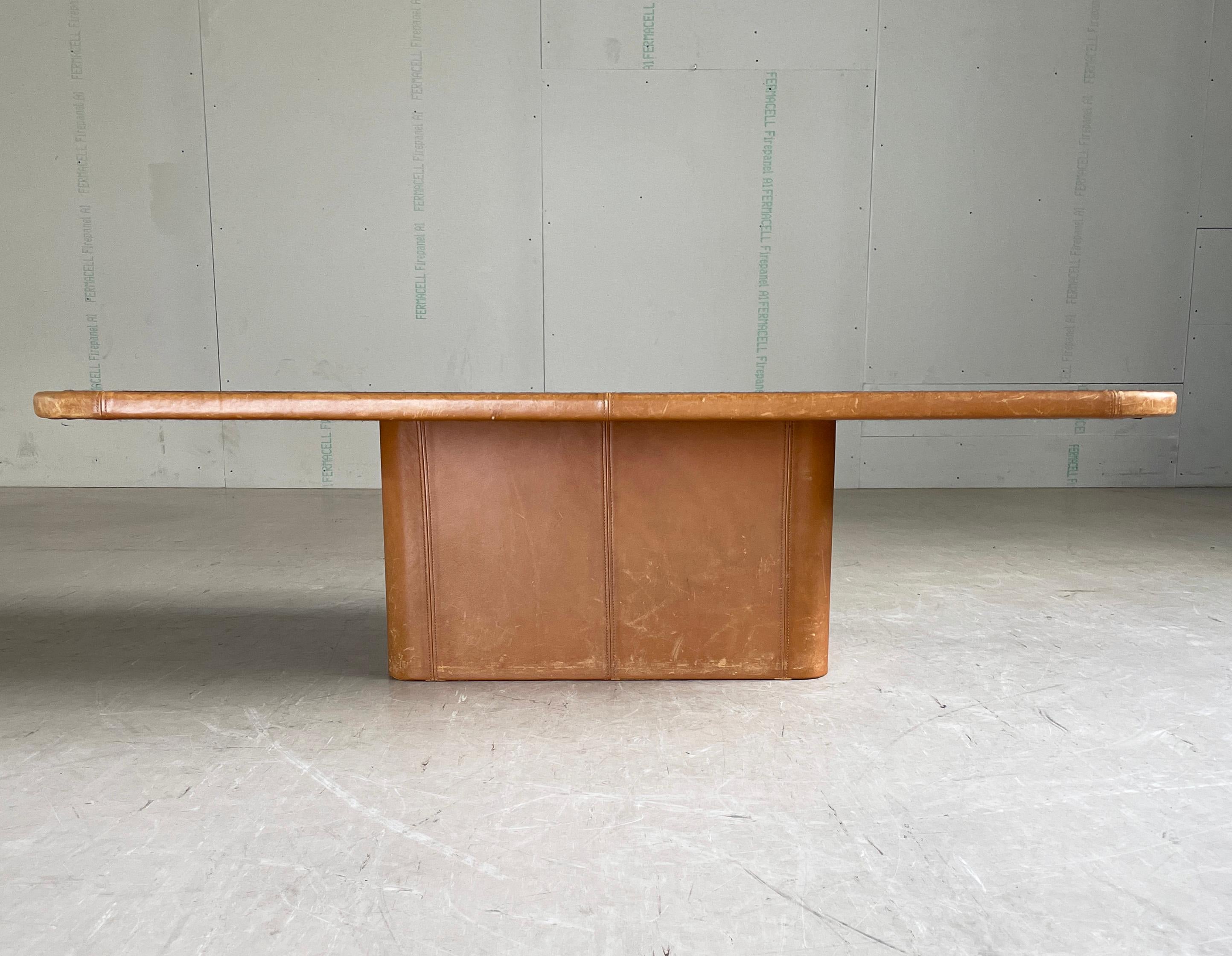 1970's Swiss DeSede DS-66 Floating Leather & Mirrored Glass Lounge Table For Sale 8