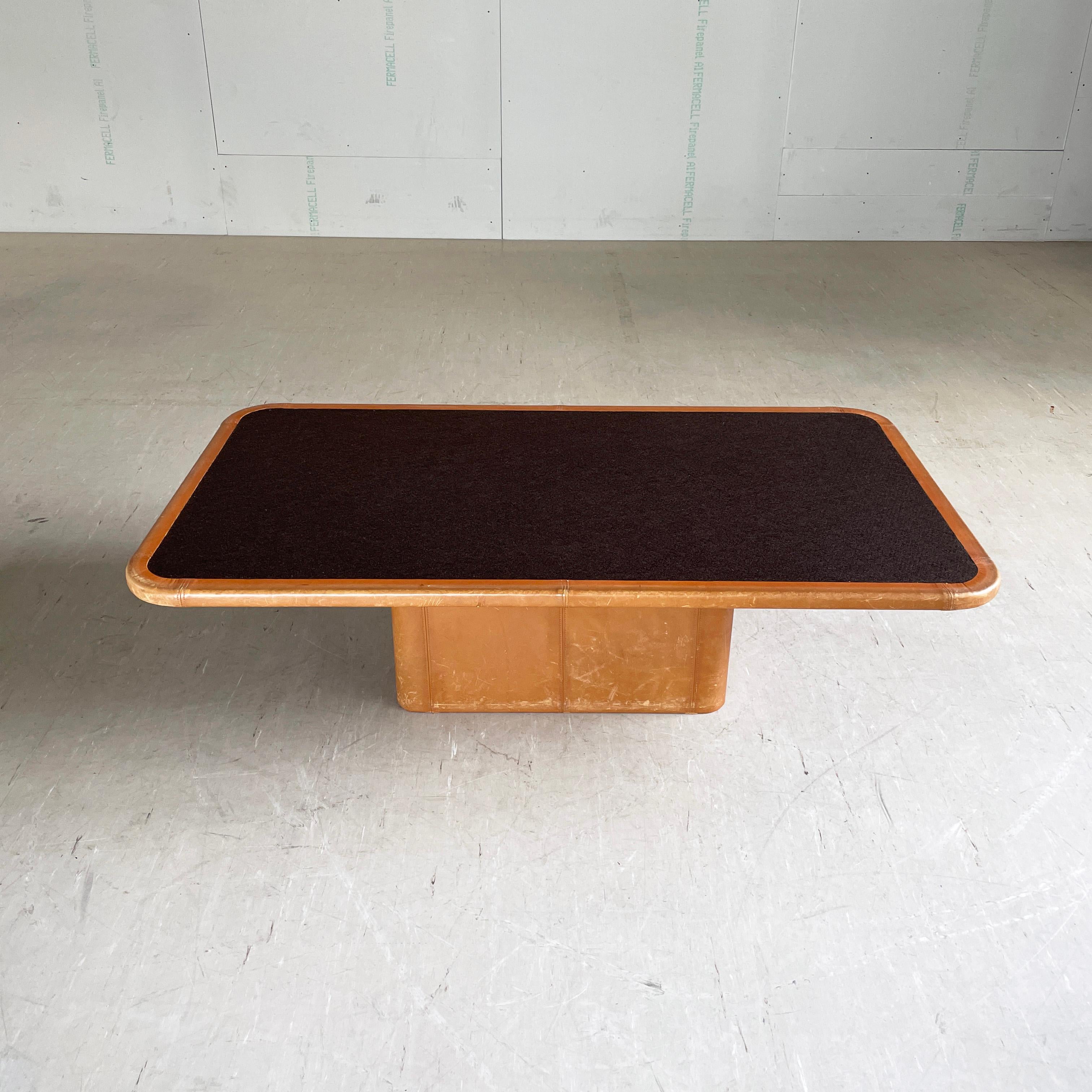Mid-Century Modern 1970's Swiss DeSede DS-66 Floating Leather & Mirrored Glass Lounge Table For Sale