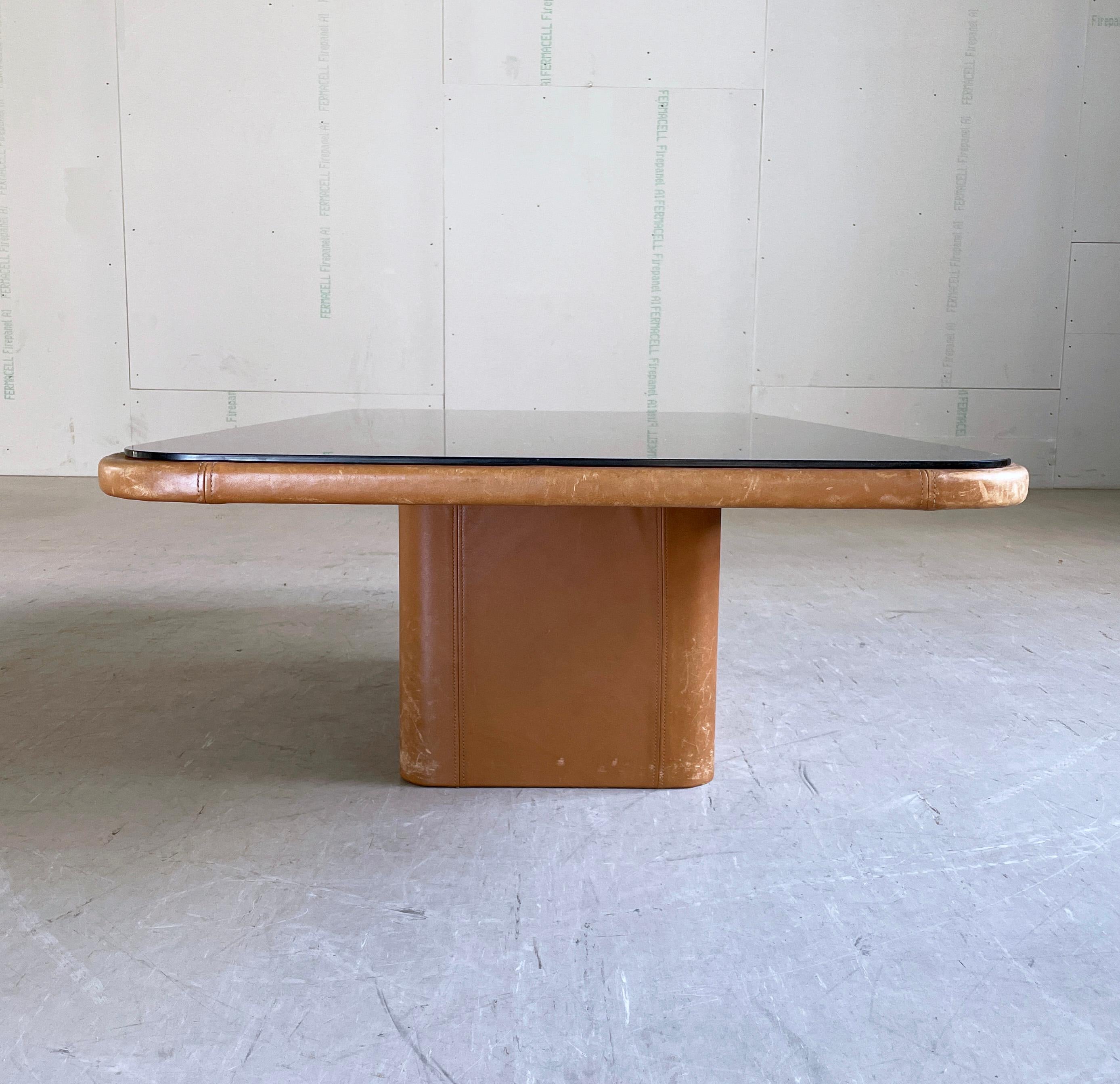 20th Century 1970's Swiss DeSede DS-66 Floating Leather & Mirrored Glass Lounge Table For Sale