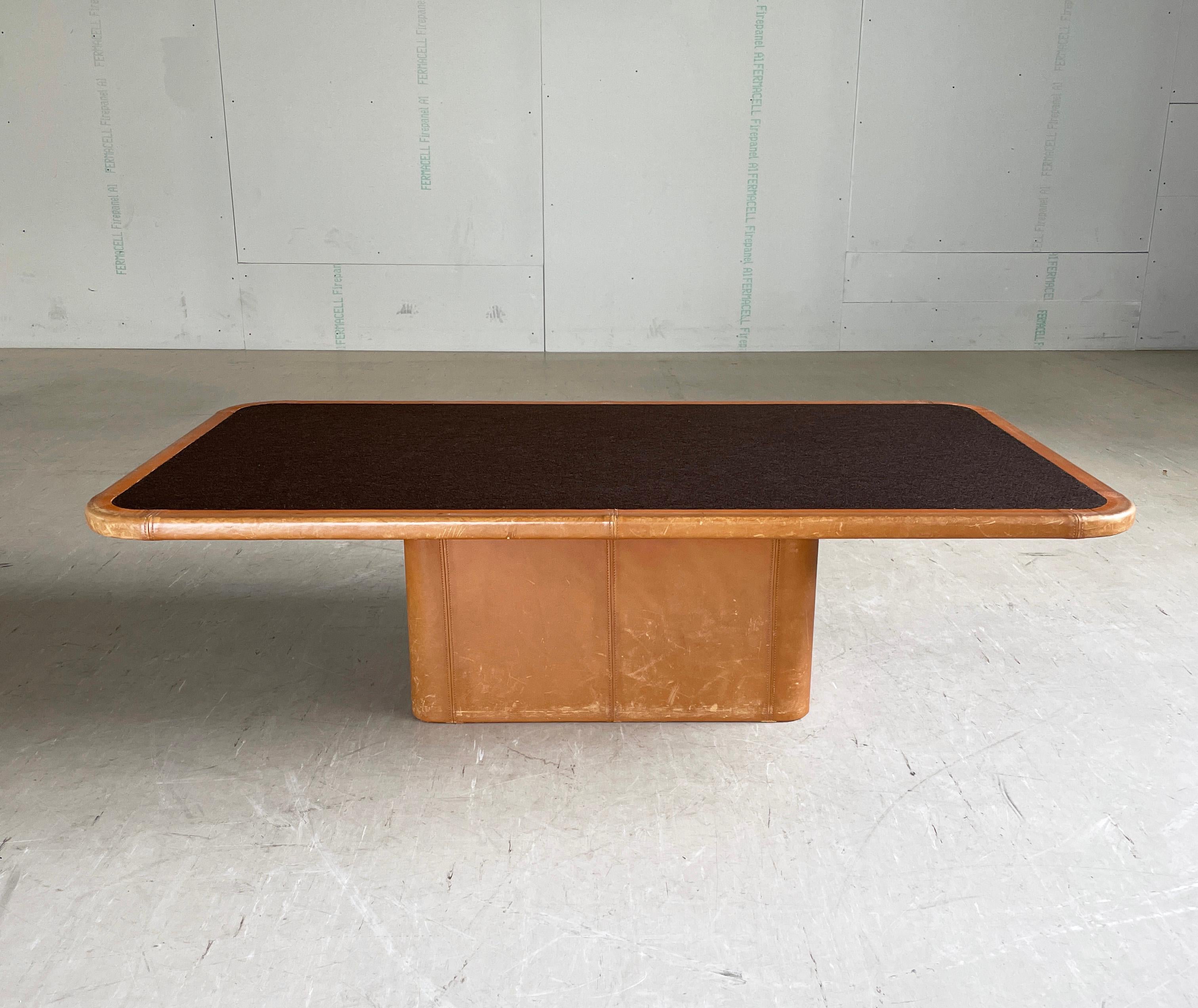1970's Swiss DeSede DS-66 Floating Leather & Mirrored Glass Lounge Table For Sale 1