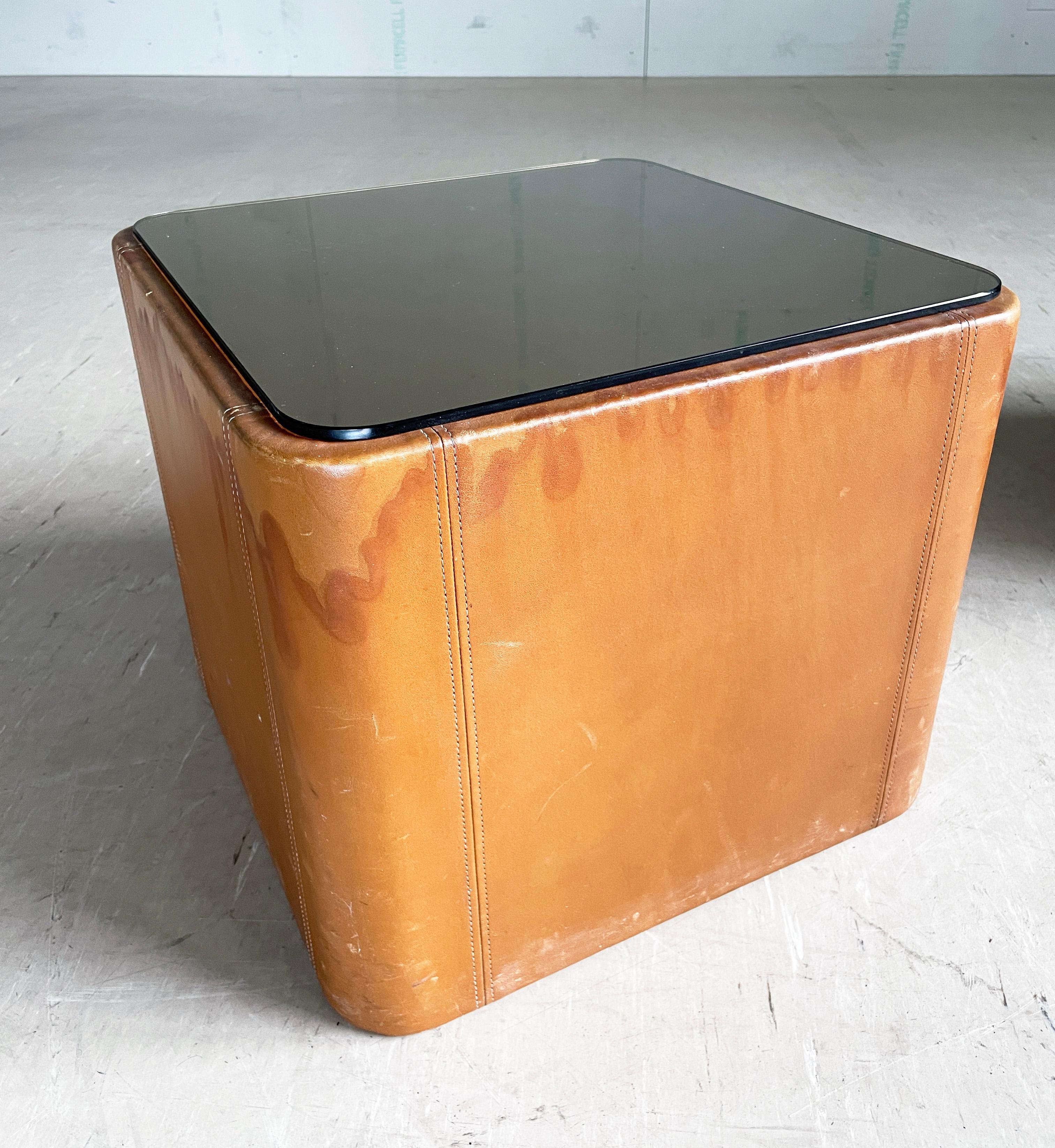 1970's Swiss DeSede DS-66 Floating Leather & Mirrored Glass Side / Coffee Table In Good Condition For Sale In Bern, CH
