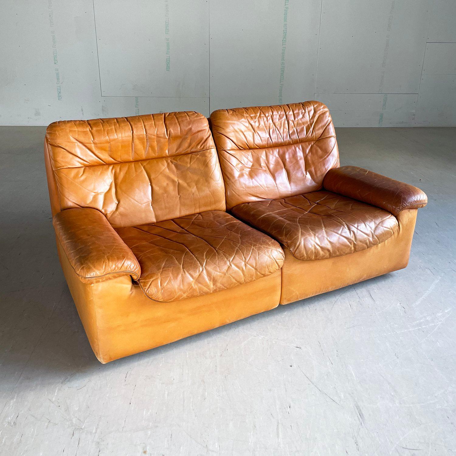 Sofá suizo DeSede DS-66 de cuero de los años 70 Suizo en venta