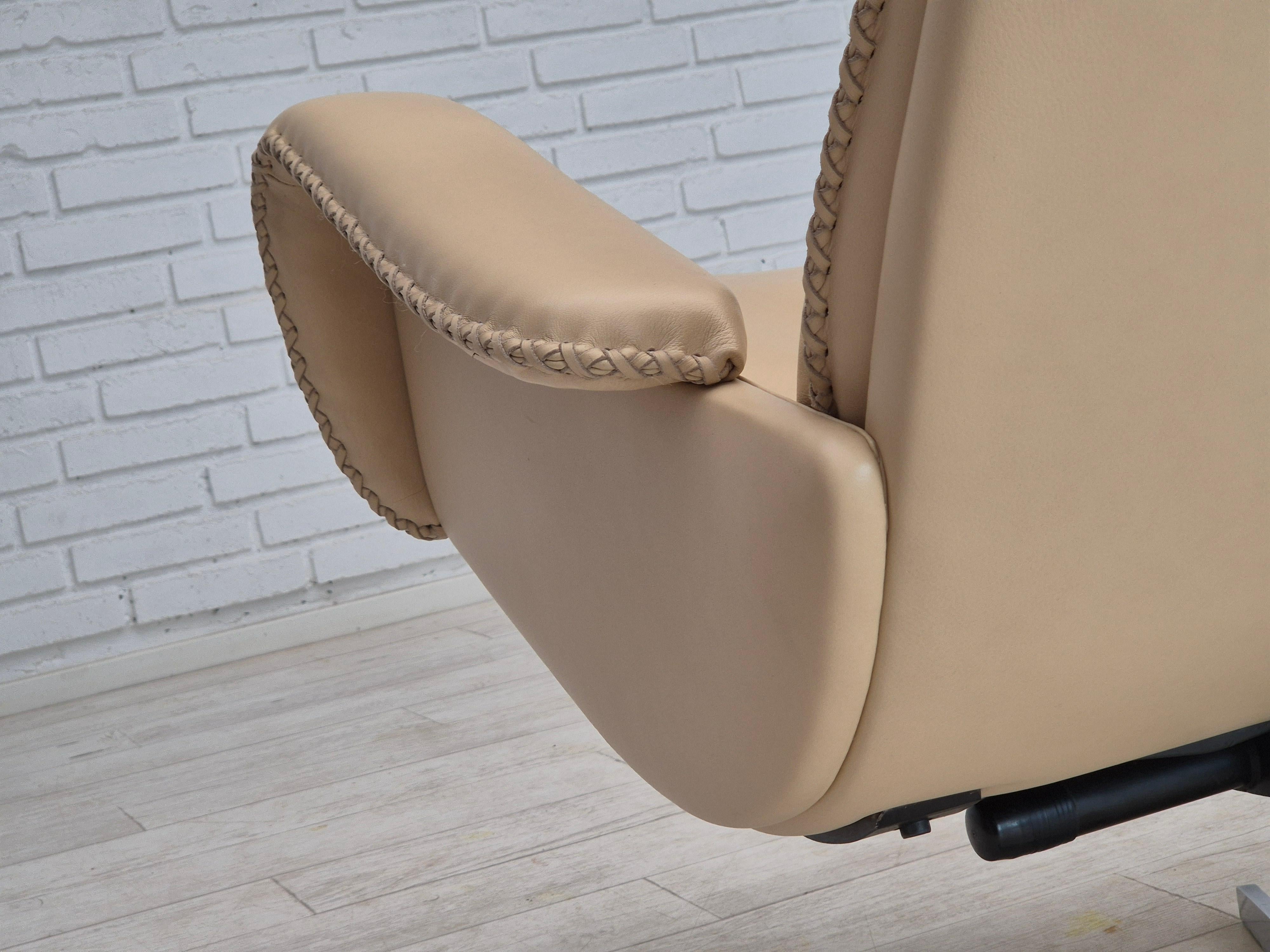 1970s, Swiss design by de Sede, swivel chair model S231 James Bond, original. 6
