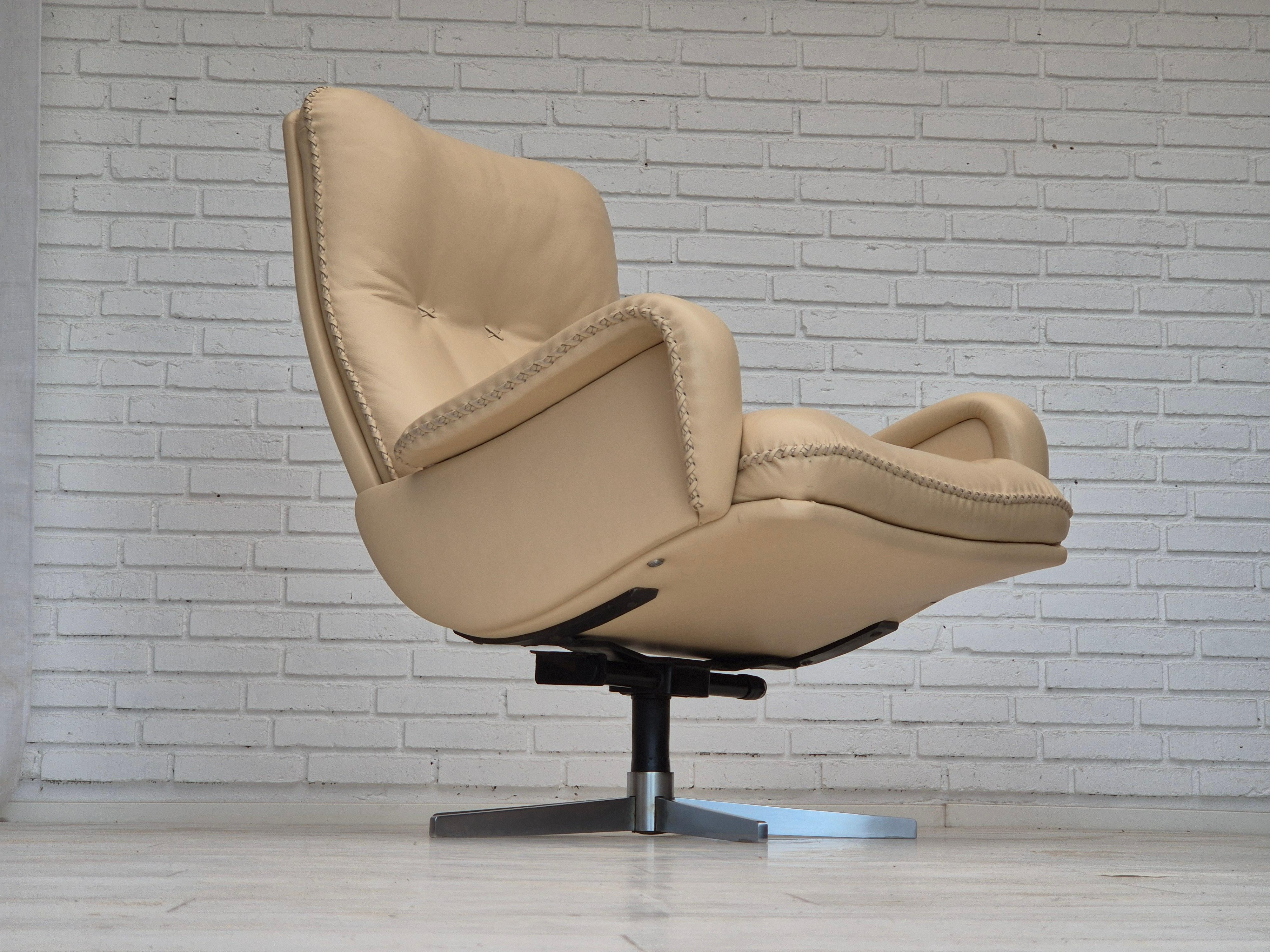 1970s, Swiss design by de Sede, swivel chair model S231 James Bond, original. 7