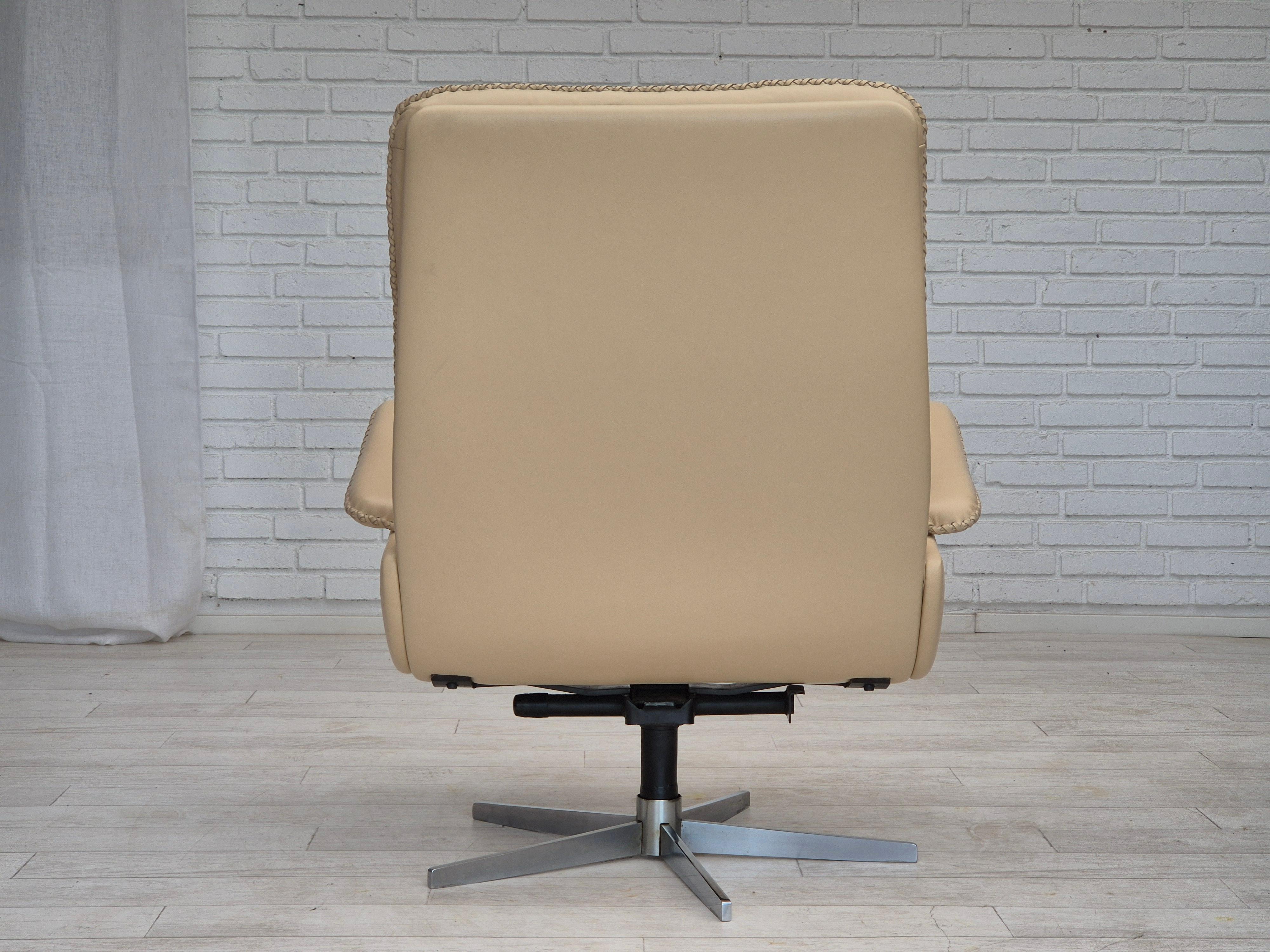 1970s, Swiss design by de Sede, swivel chair model S231 James Bond, original. In Good Condition In Tarm, 82