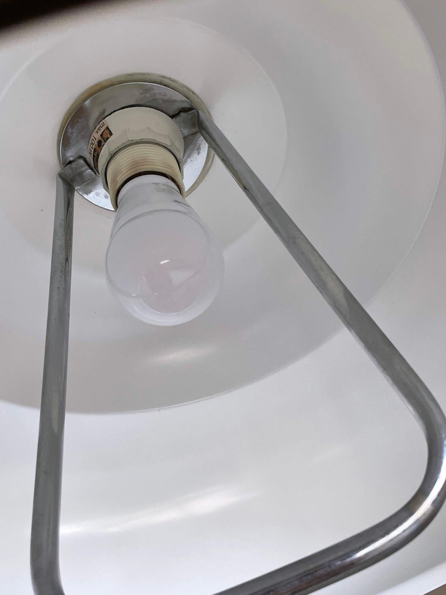 Lampada a sospensione in acrilico REGENT svizzera degli anni '70 In condizioni buone in vendita a Bern, CH