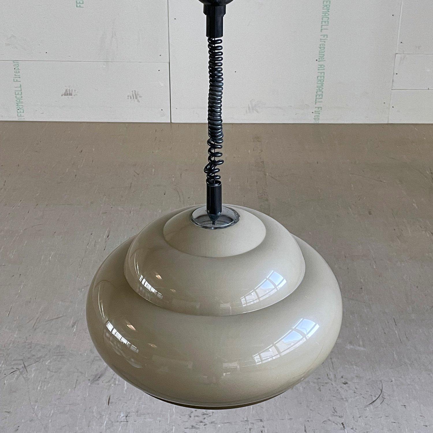 Metallo Lampada a sospensione in acrilico REGENT svizzera degli anni '70 in vendita