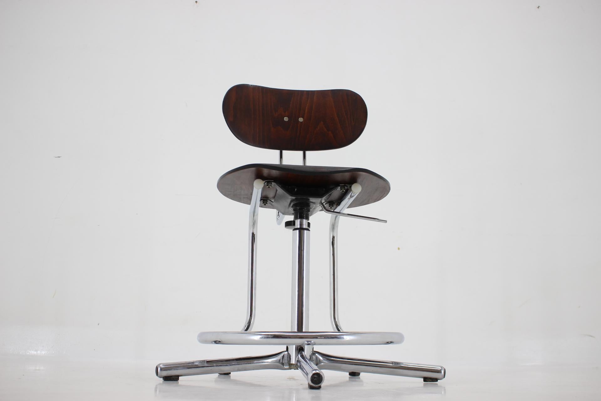 1970s Swivel Adjustable Chair, Czechoslovakia For Sale 5