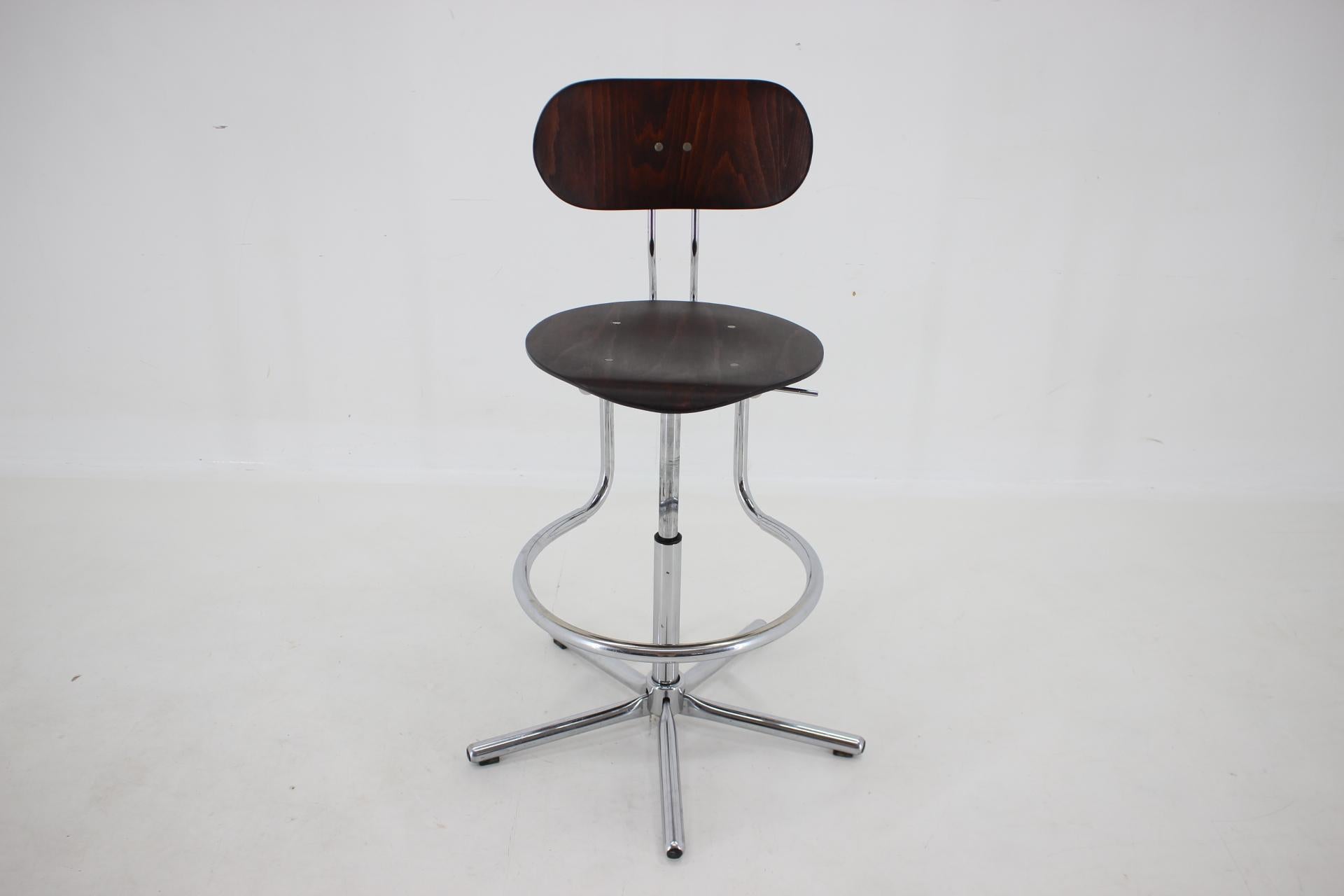 1970s Swivel Adjustable Chair, Czechoslovakia For Sale 7