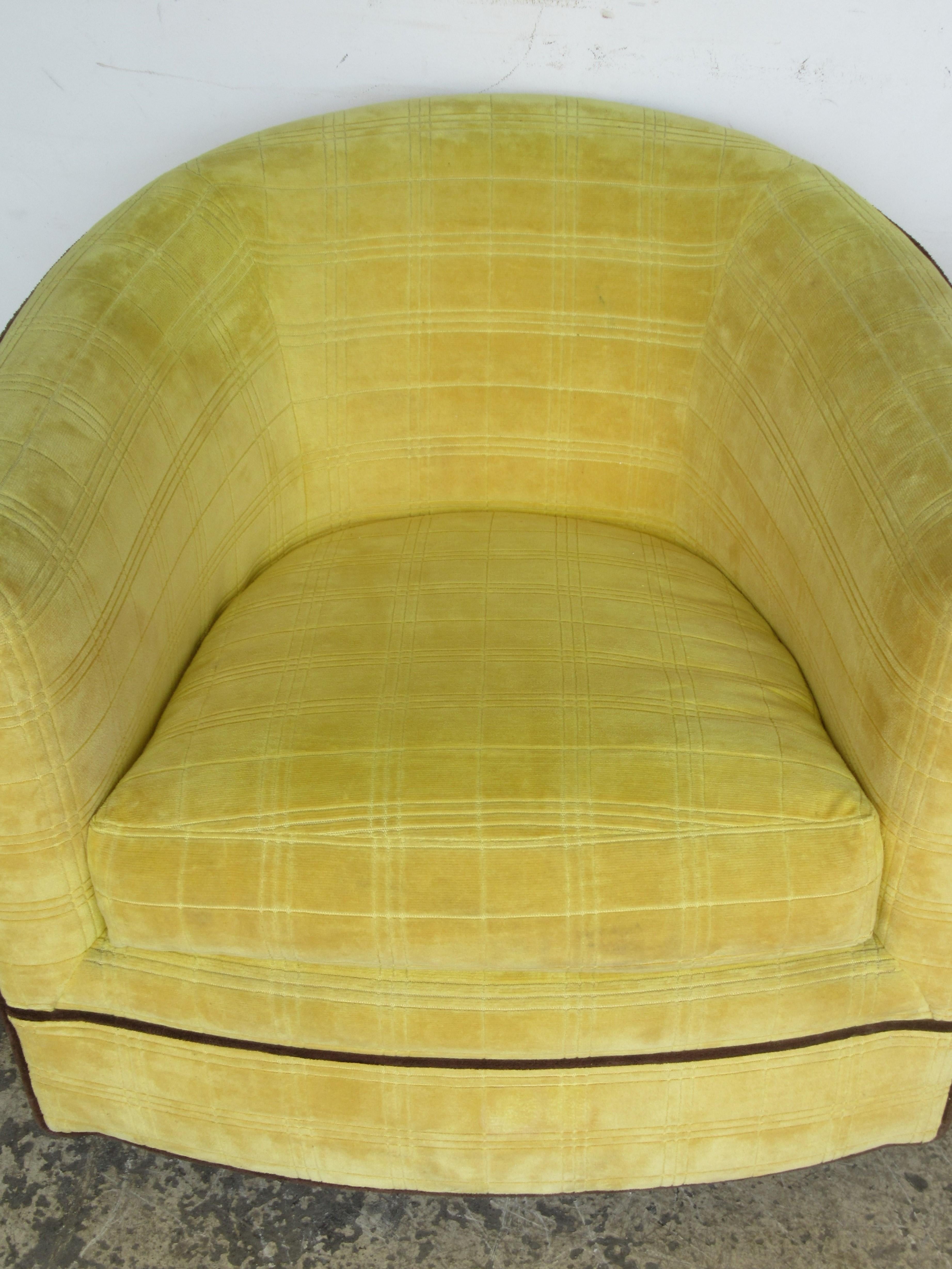 1970s Swivel Barrel Chairs in the style of Milo Baughman 9