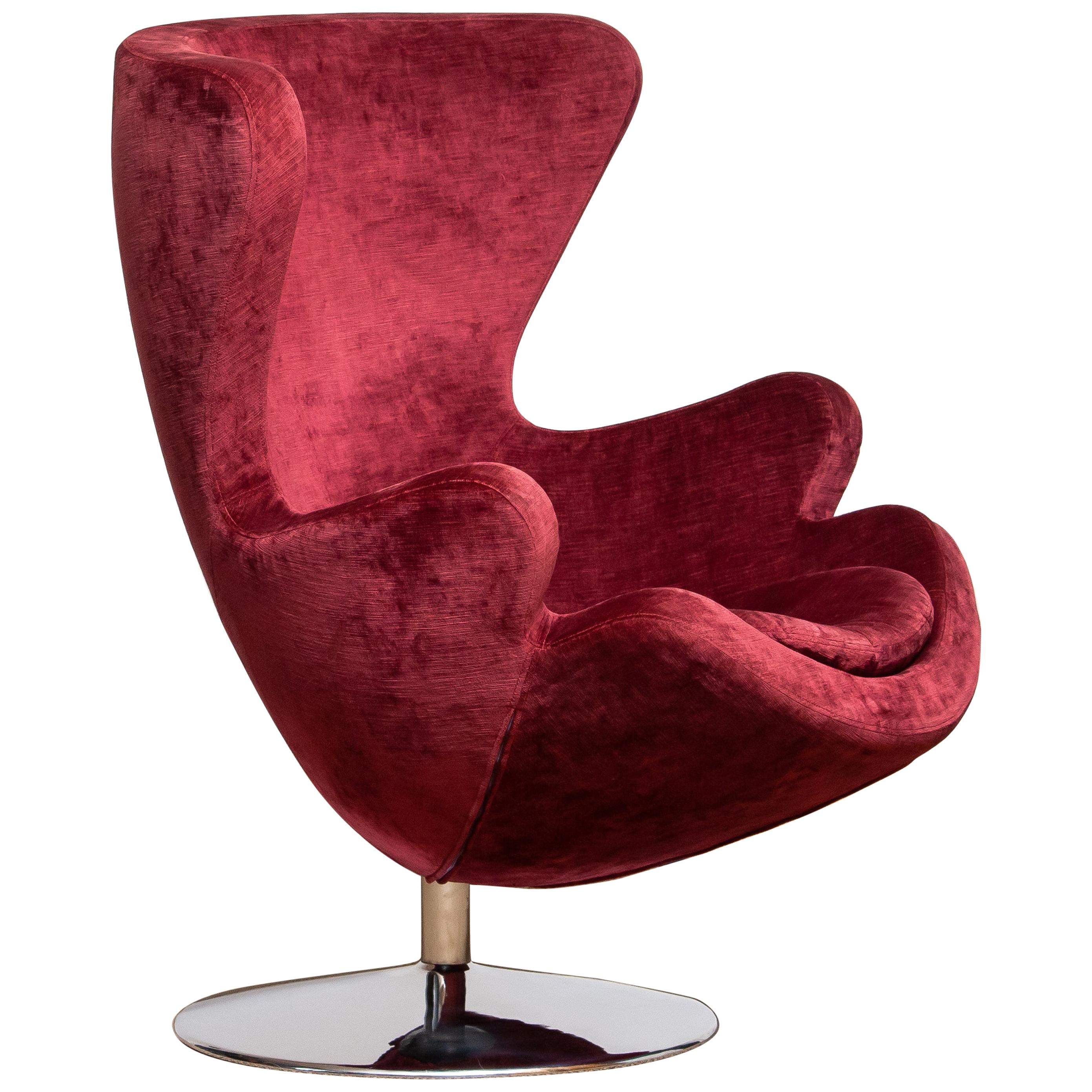 1970s Swivel Lounge Egg Chair on Chrome Stand in Bordeaux Red