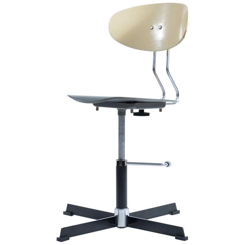 1970s Swivel Office Chair by Kovona in Wood and Chrome For Sale