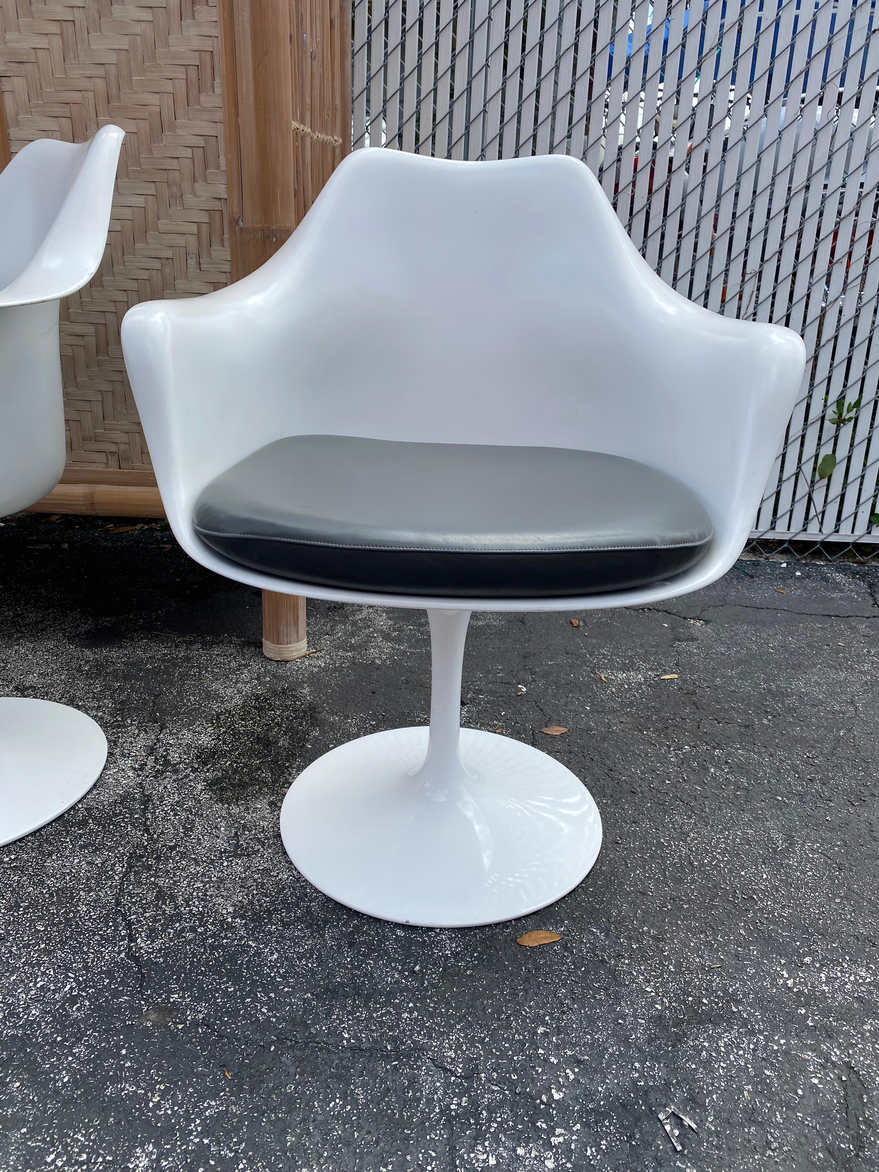 1970s Swivel Tulip Leather Chairs Eero Saarinen for Knoll, Set of 4 For Sale 4