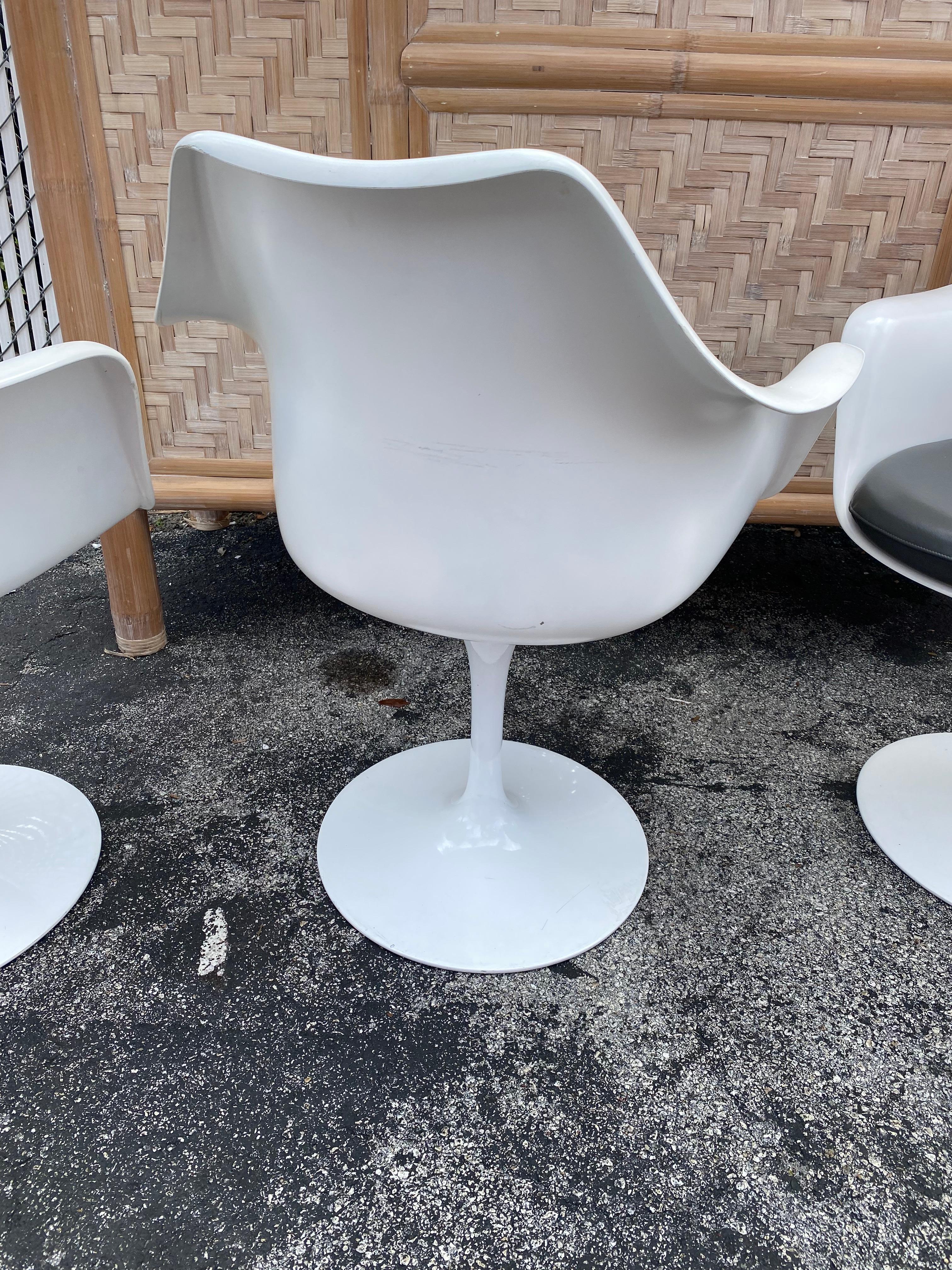 1970s Swivel Tulip Leather Chairs Eero Saarinen for Knoll, Set of 4 For Sale 6