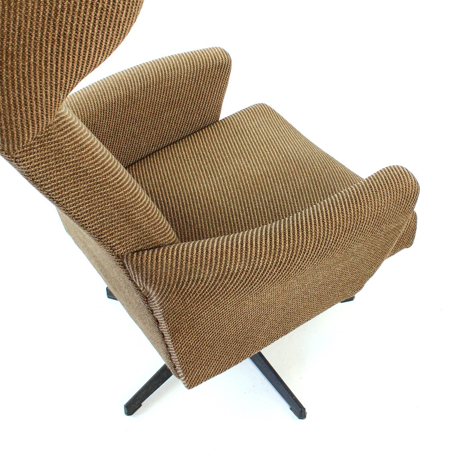 1970s Swivel Wing Chair in Original Brown Fabric, Czechoslovakia For Sale 2