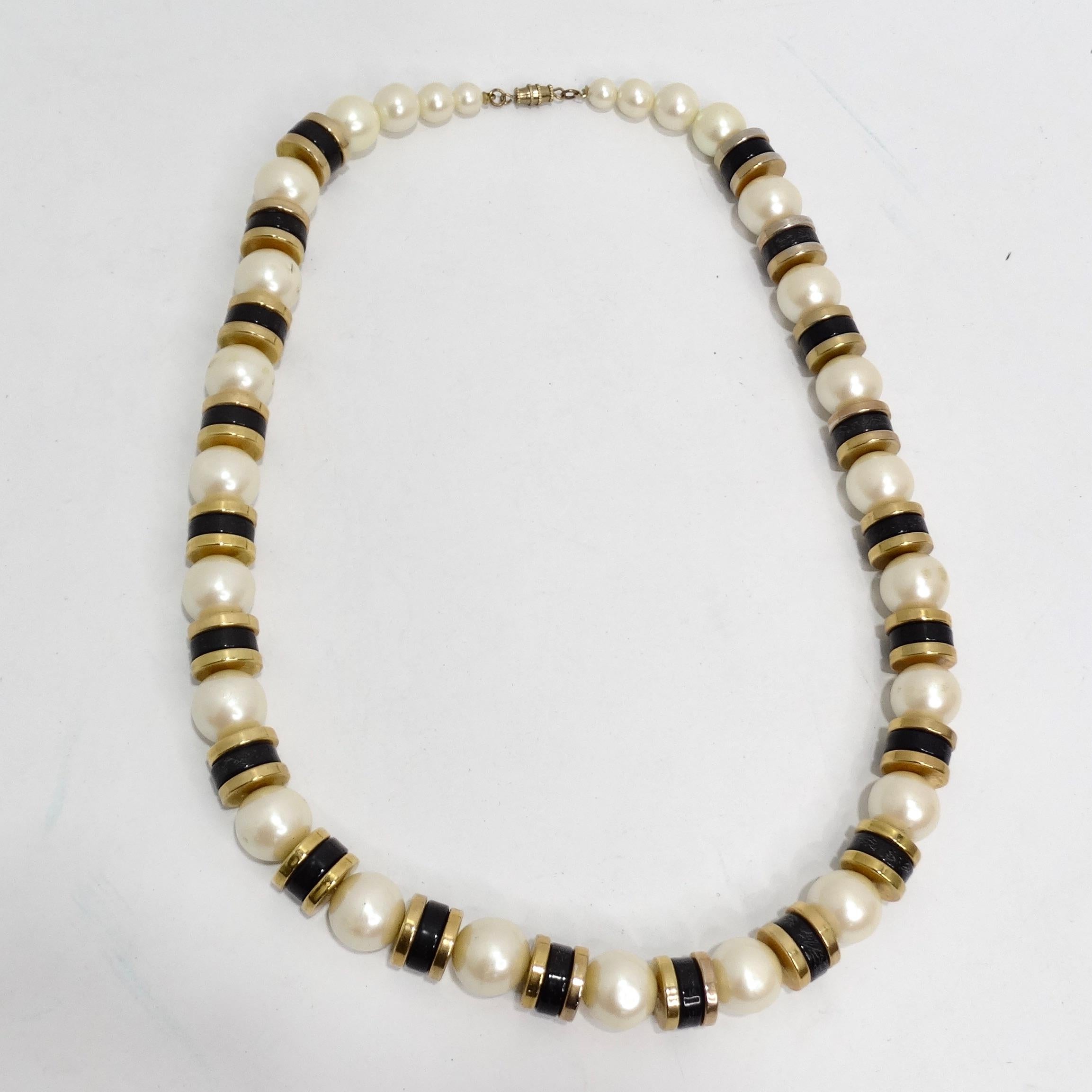 1970s Synthetic Pearl Beaded Necklace For Sale 1
