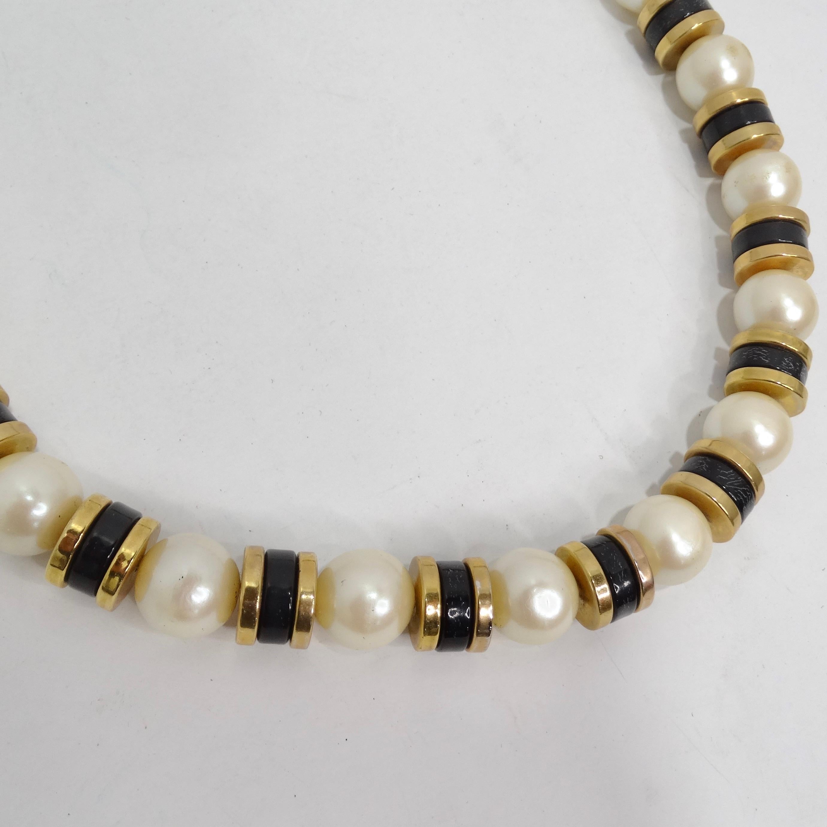 1970s Synthetic Pearl Beaded Necklace For Sale 2
