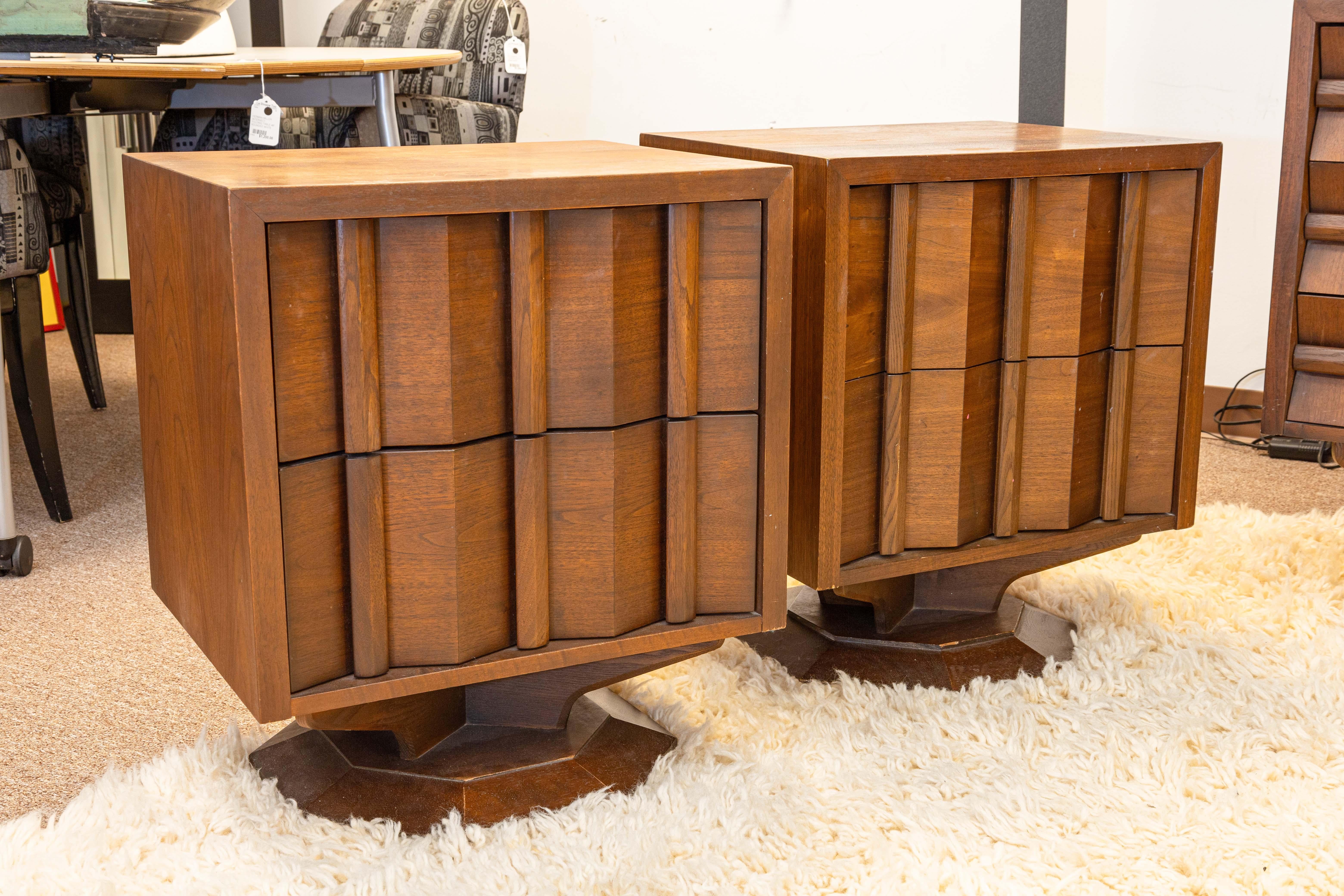 1970s Tabago Furniture Co Brutalist Walnut Wood 6 Piece Queen Bedroom Set 7