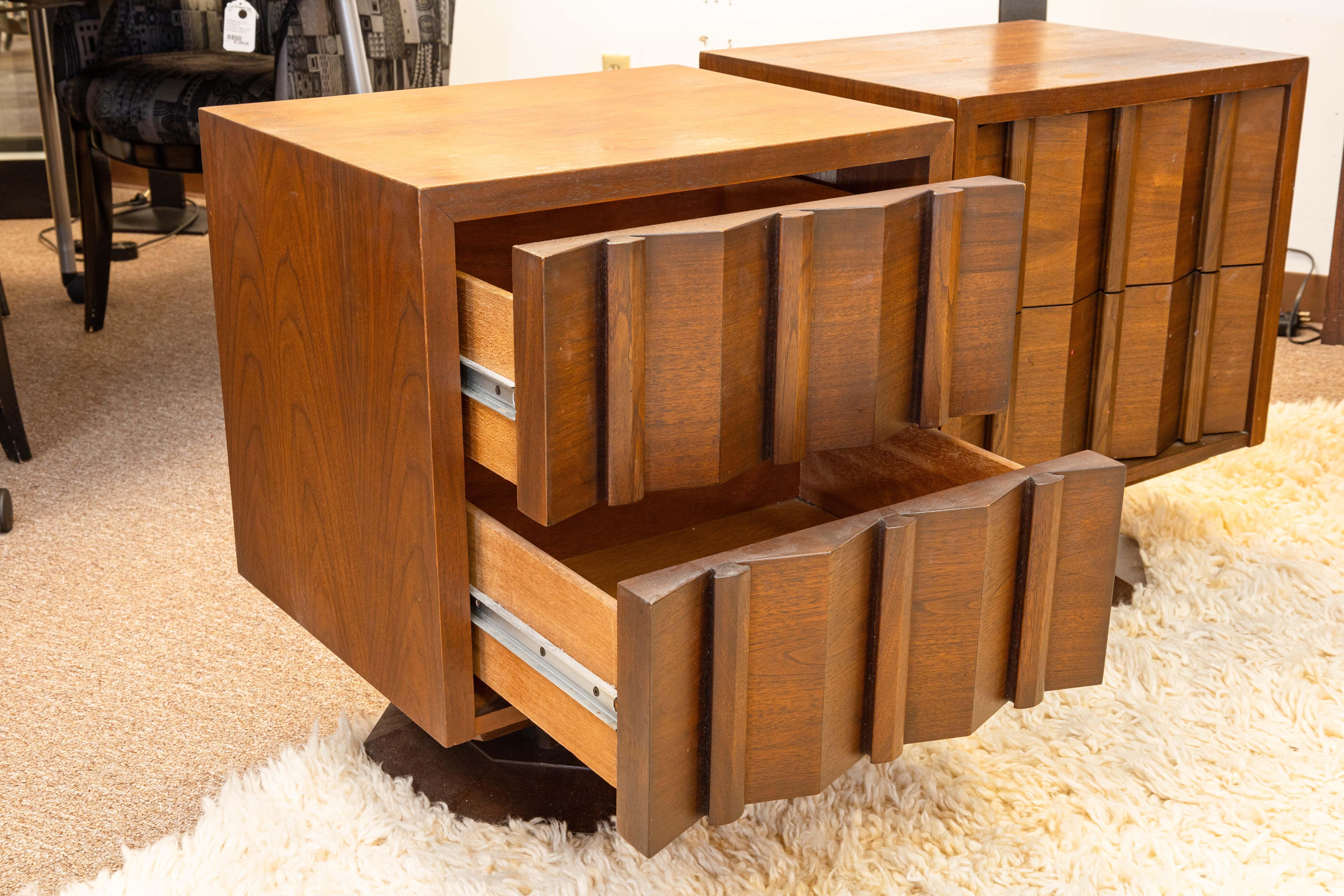 1970s Tabago Furniture Co Brutalist Walnut Wood 6 Piece Queen Bedroom Set 8