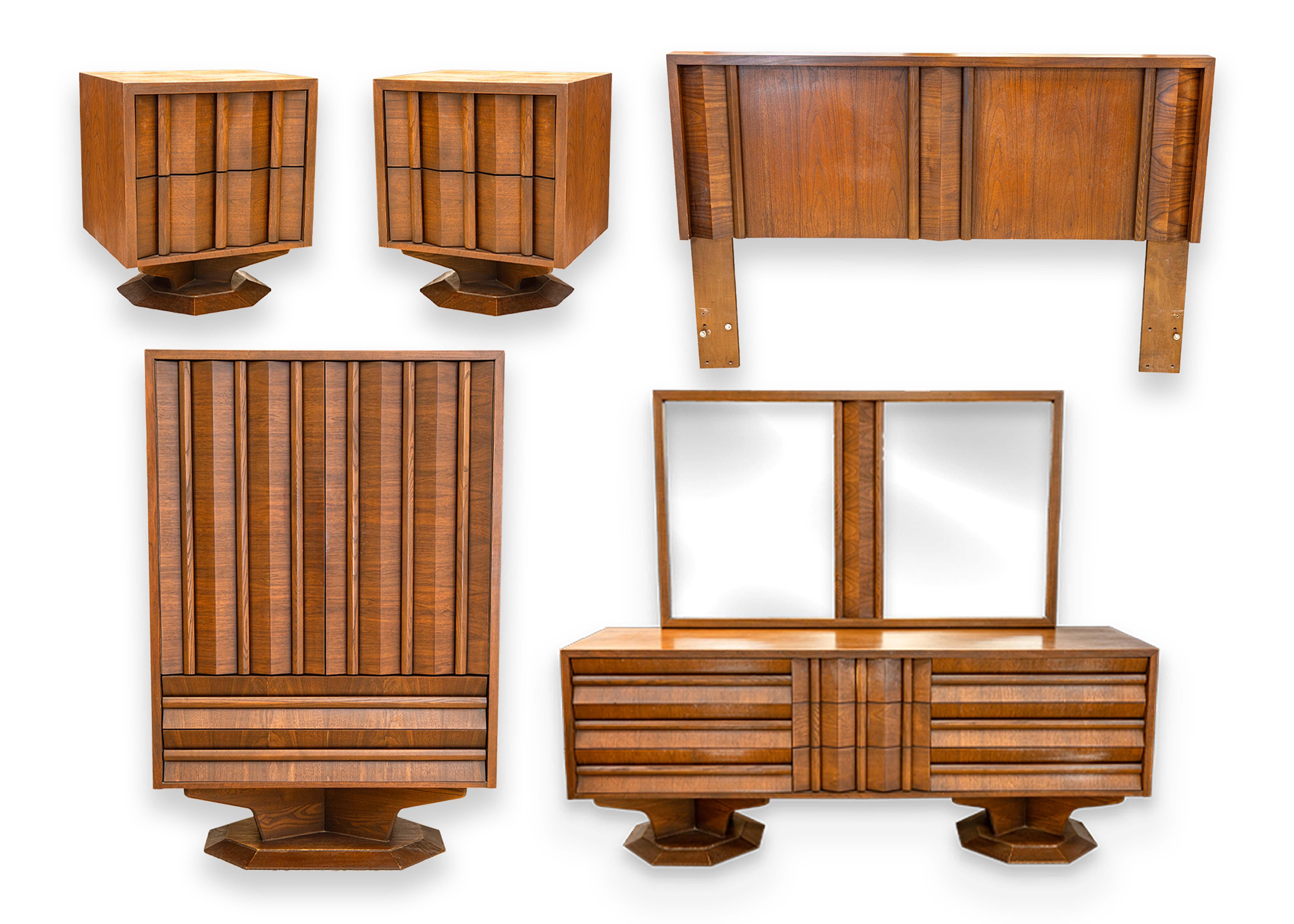 1970s Tabago Furniture Co Brutalist Walnut Wood 6 Piece Queen Bedroom Set 11