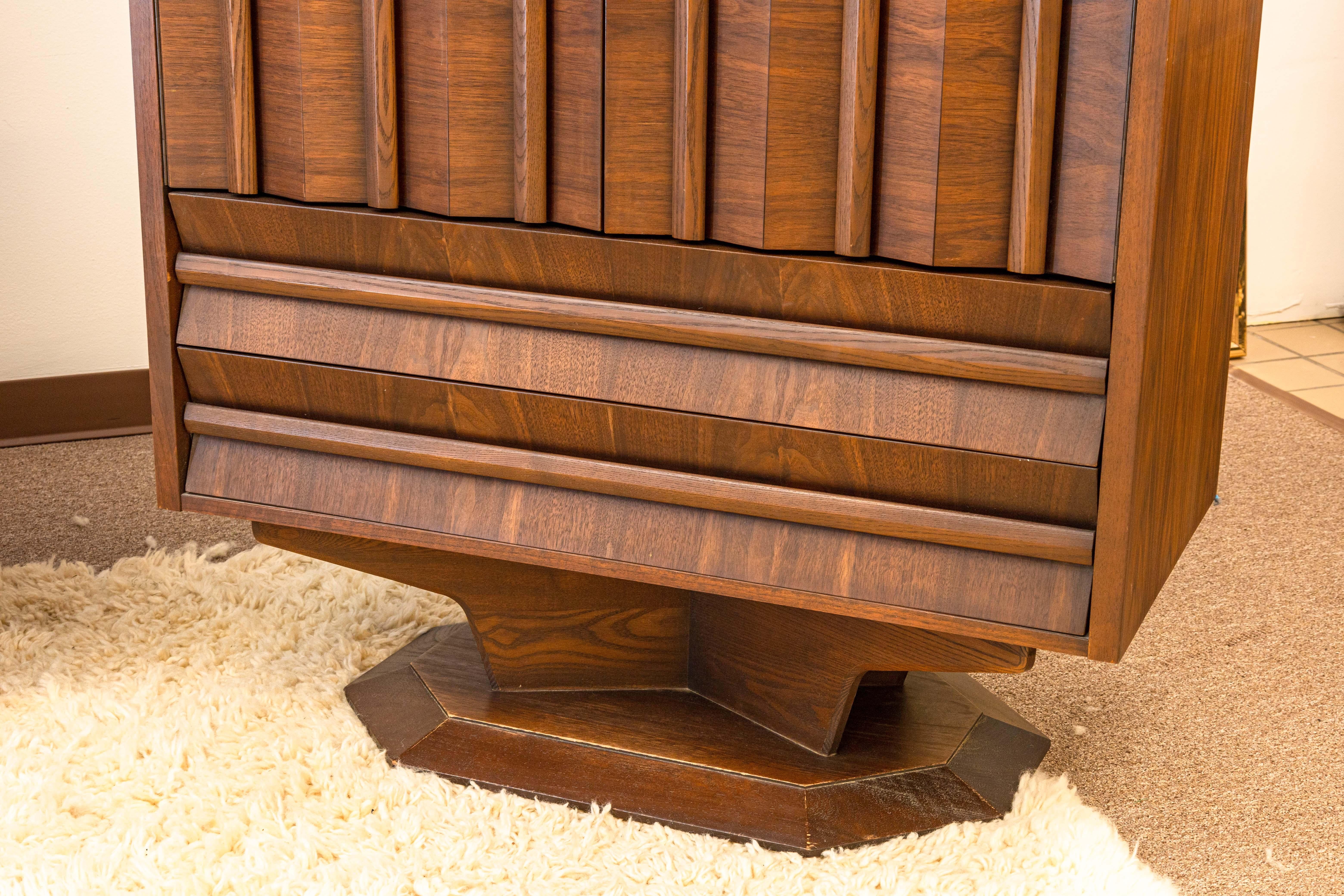 Late 20th Century 1970s Tabago Furniture Co Brutalist Walnut Wood 6 Piece Queen Bedroom Set