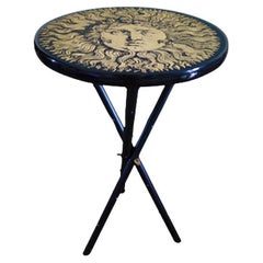 Table des années 1970 de Piero Fornasetti représentant le "Roi Soleil" "Louis XIV", fabriquée en Italie