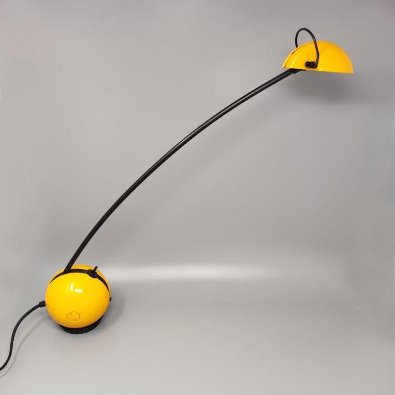 1970er Jahre Wunderschöne gelbe Tischlampe 