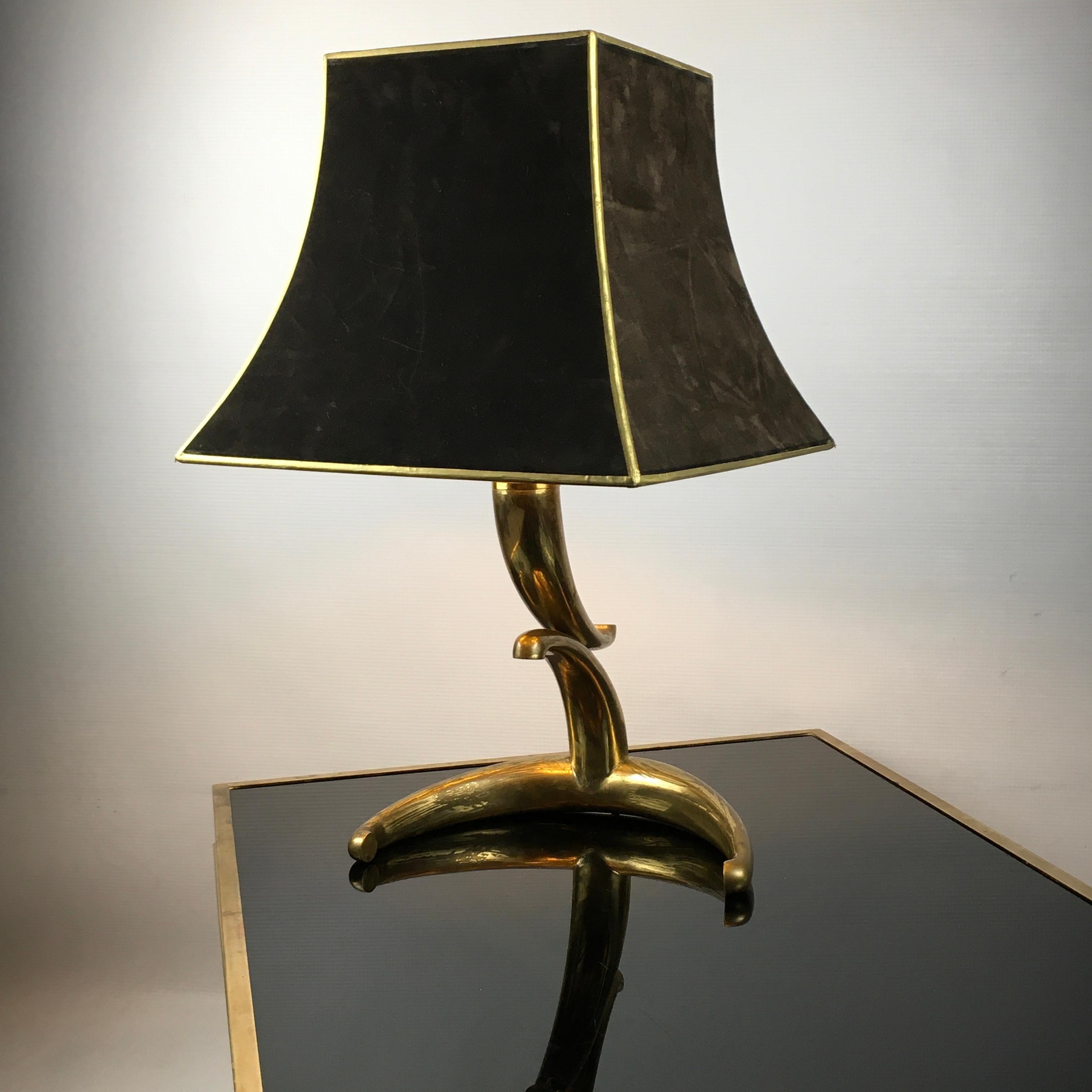 1970s Table Lamp in Solid Brass Horns Shape with Velvet Lampshade, France For Sale 3