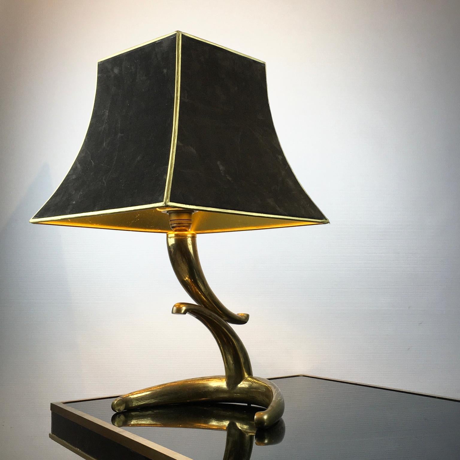 1970s Table Lamp in Solid Brass Horns Shape with Velvet Lampshade, France For Sale 4