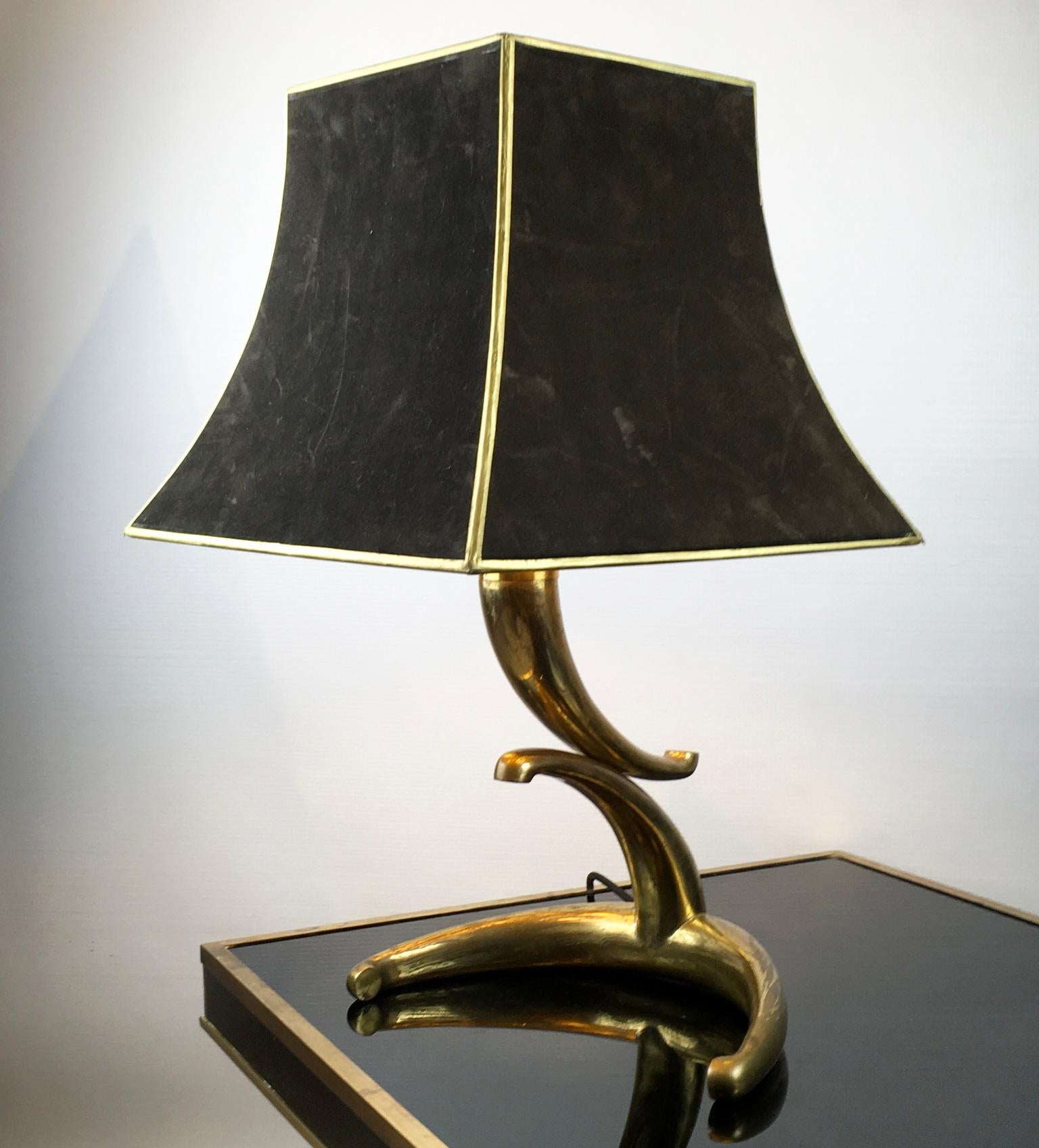 1970s Table Lamp in Solid Brass Horns Shape with Velvet Lampshade, France In Good Condition For Sale In London, GB