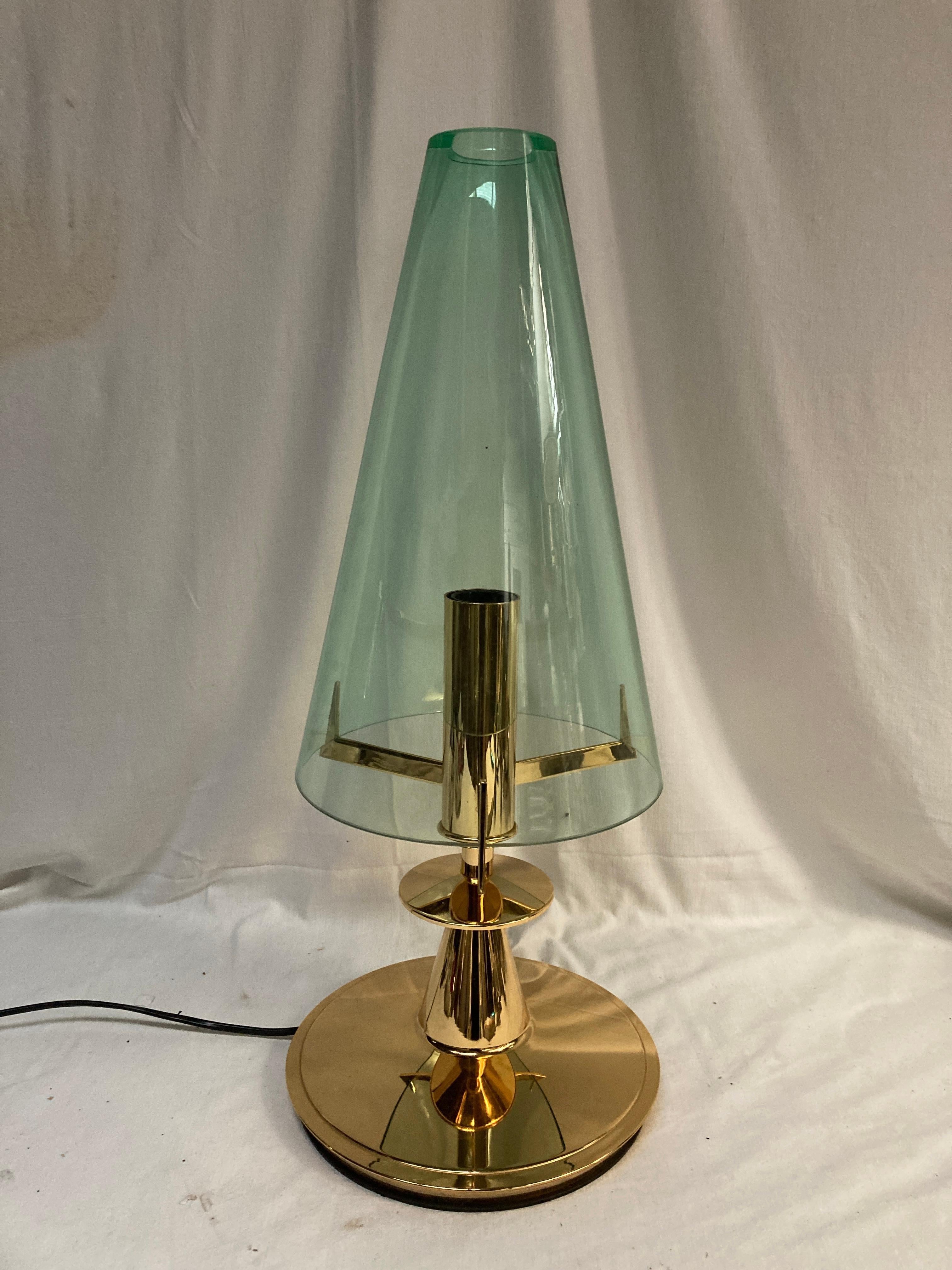 italien Lampe de table des années 1970 dans le style de Fontana Arté et Max Ingrand en vente