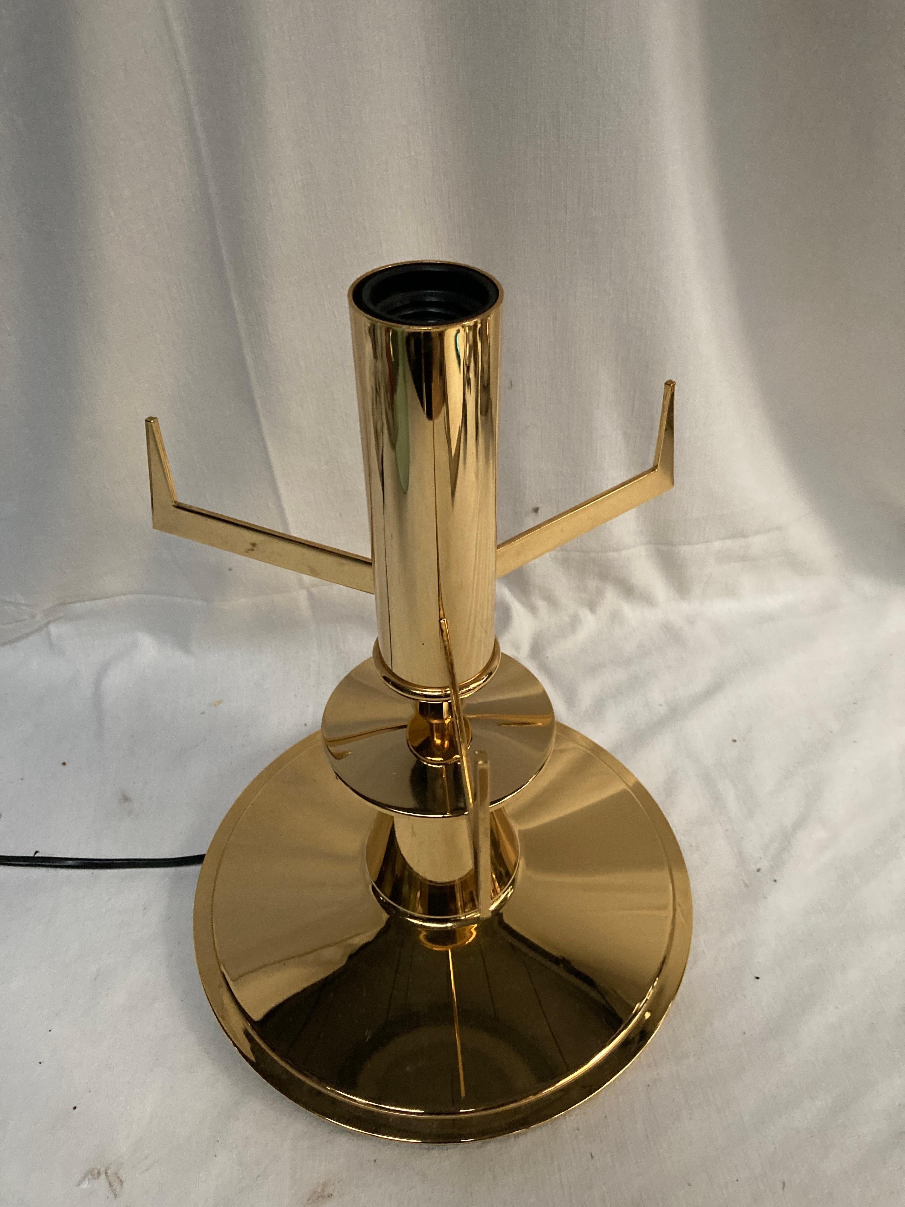 Laiton Lampe de table des années 1970 dans le style de Fontana Arté et Max Ingrand en vente