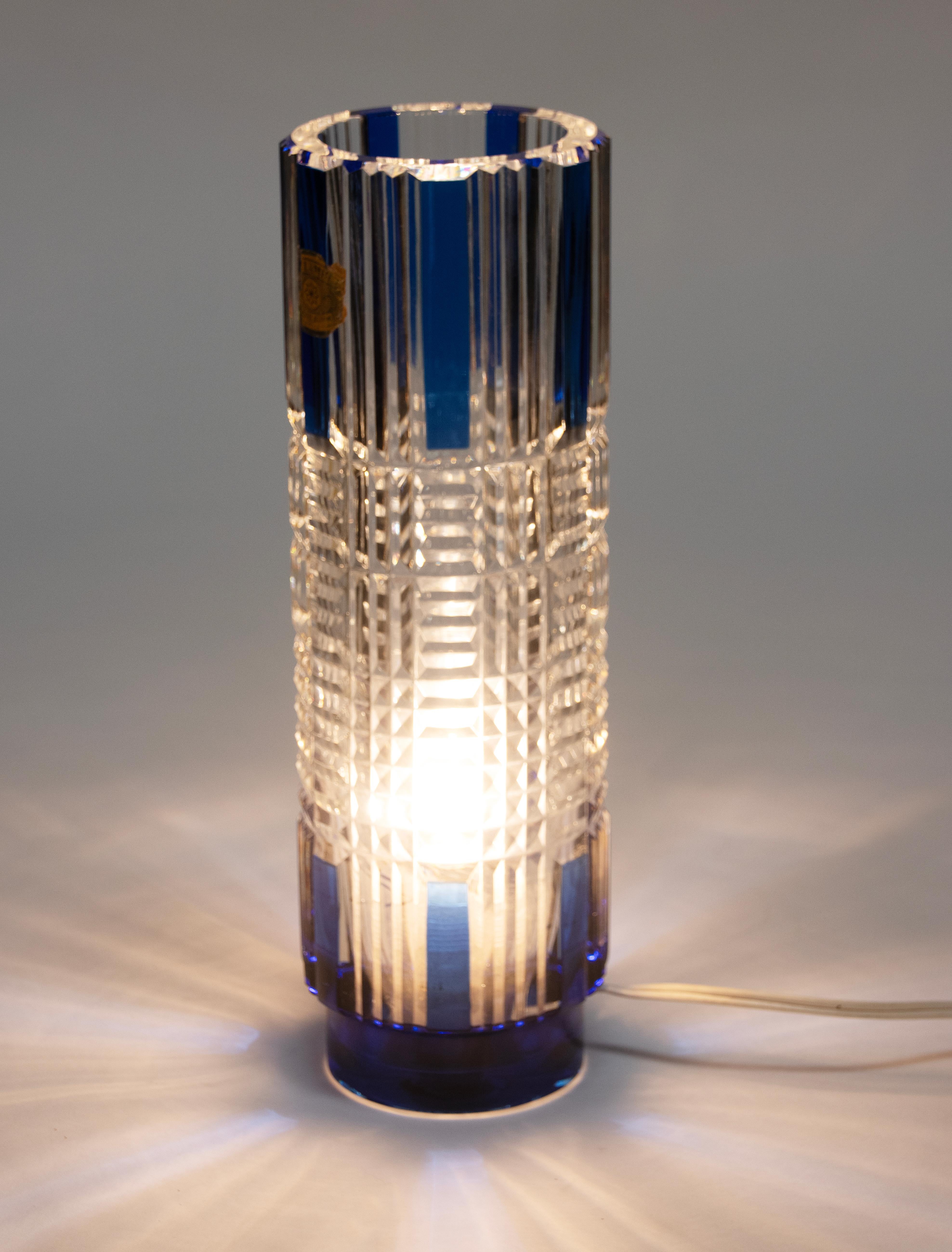 Fin du 20e siècle 1970s Table Lamp - Val Saint Lambert - Cut Crystal - Blue Overlay en vente