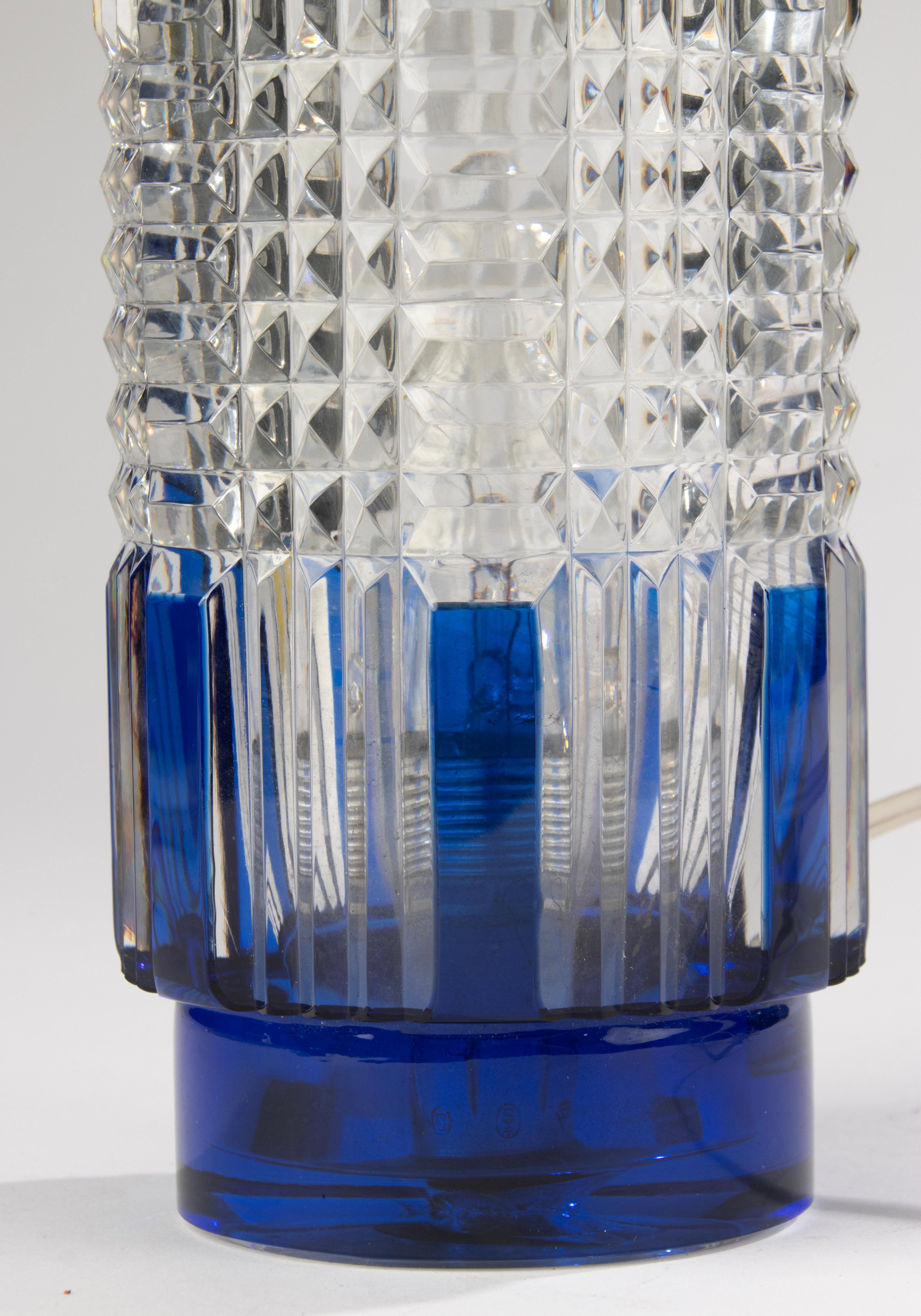 1970s Table Lamp - Val Saint Lambert - Cut Crystal - Blue Overlay en vente 1