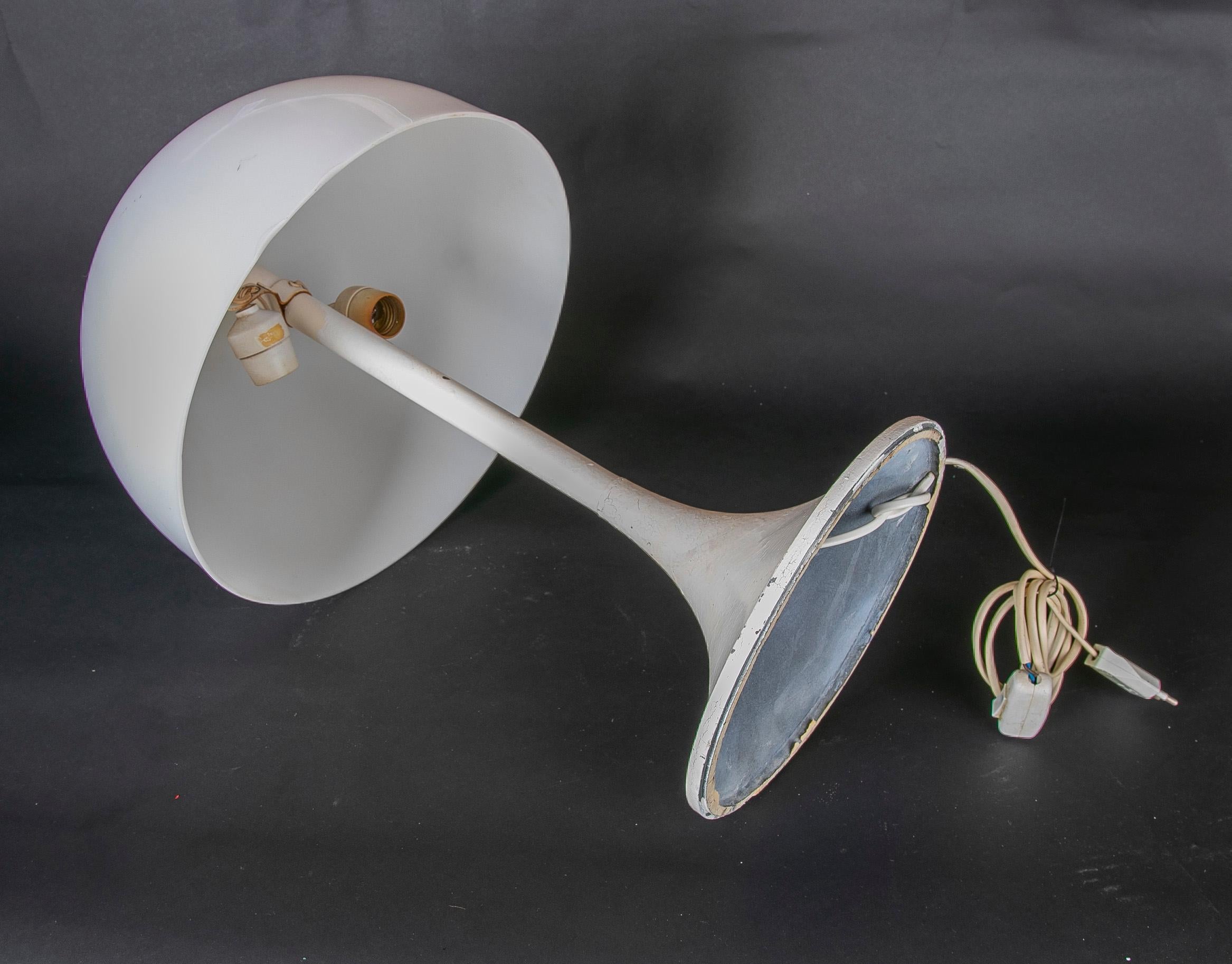 1970s Table Lamp with Methacrylate Lampshade and Metal Base  For Sale 1