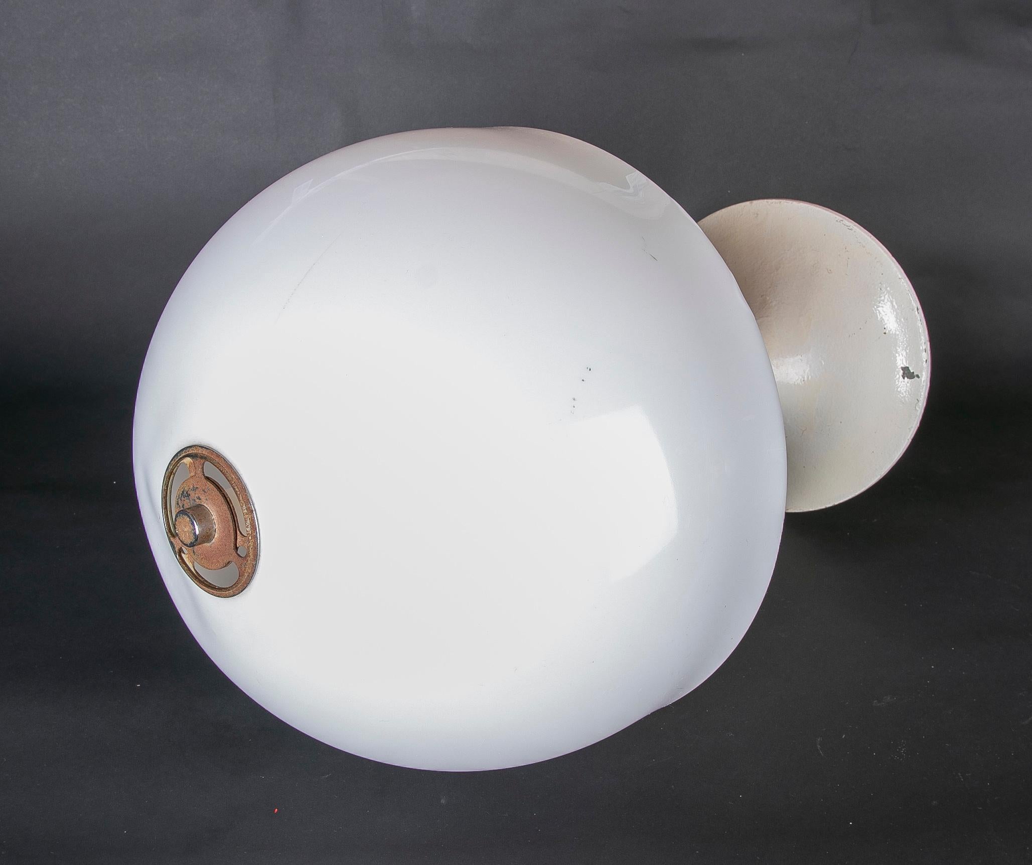 1970s Table Lamp with Methacrylate Lampshade and Metal Base  For Sale 5