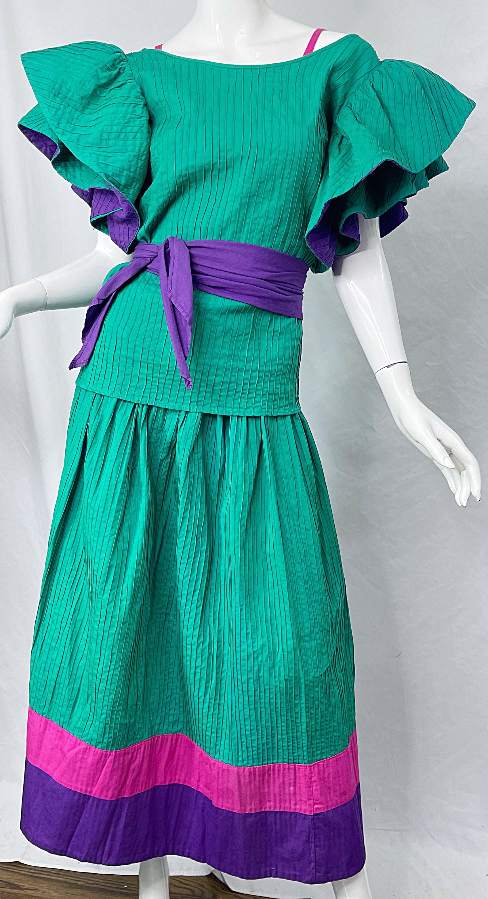 1970er Tachi Castillo 4-teiliges Kleid-Ensemble aus grüner, lila und rosa Baumwolle, Vintage 70er im Angebot 15