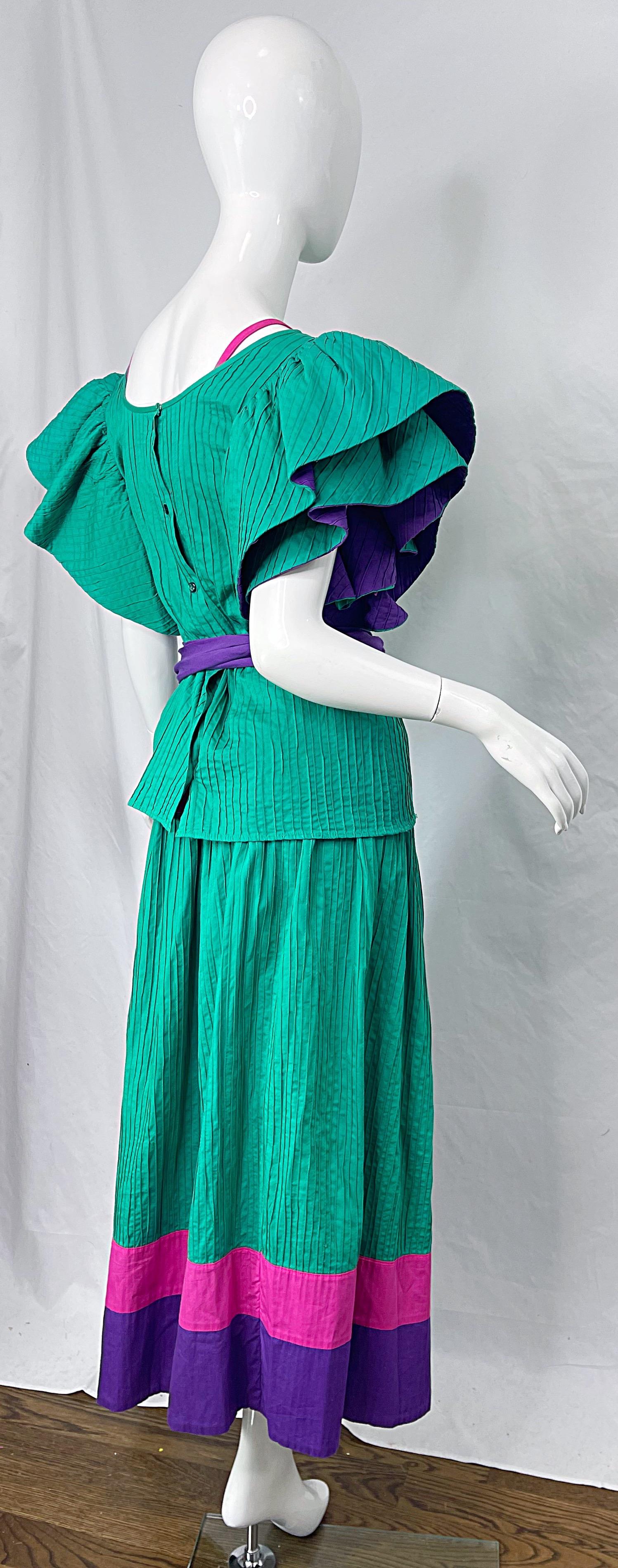 Tachi Castillo - Ensemble 4 pièces robe en coton vert, violet et rose, vintage, années 1970 Excellent état - En vente à San Diego, CA