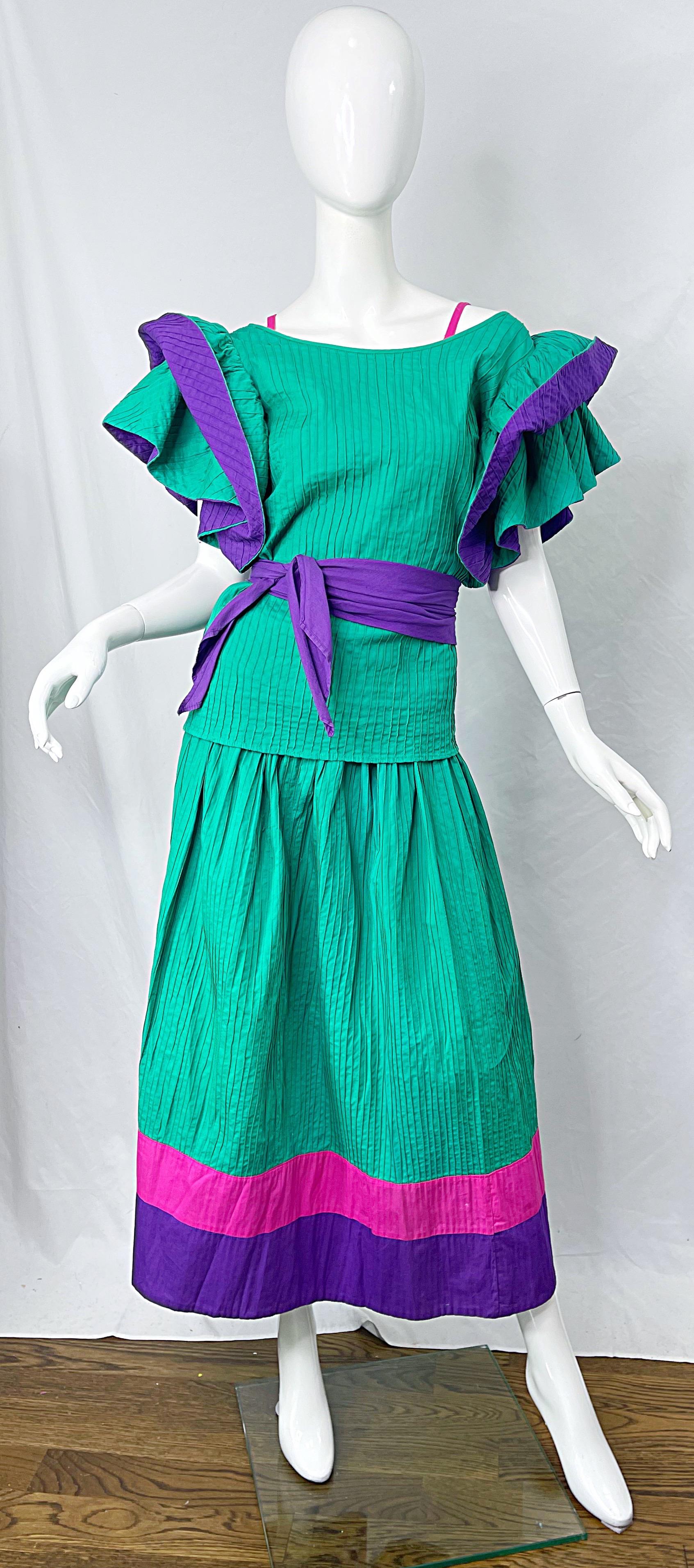 1970er Tachi Castillo 4-teiliges Kleid-Ensemble aus grüner, lila und rosa Baumwolle, Vintage 70er im Angebot 1