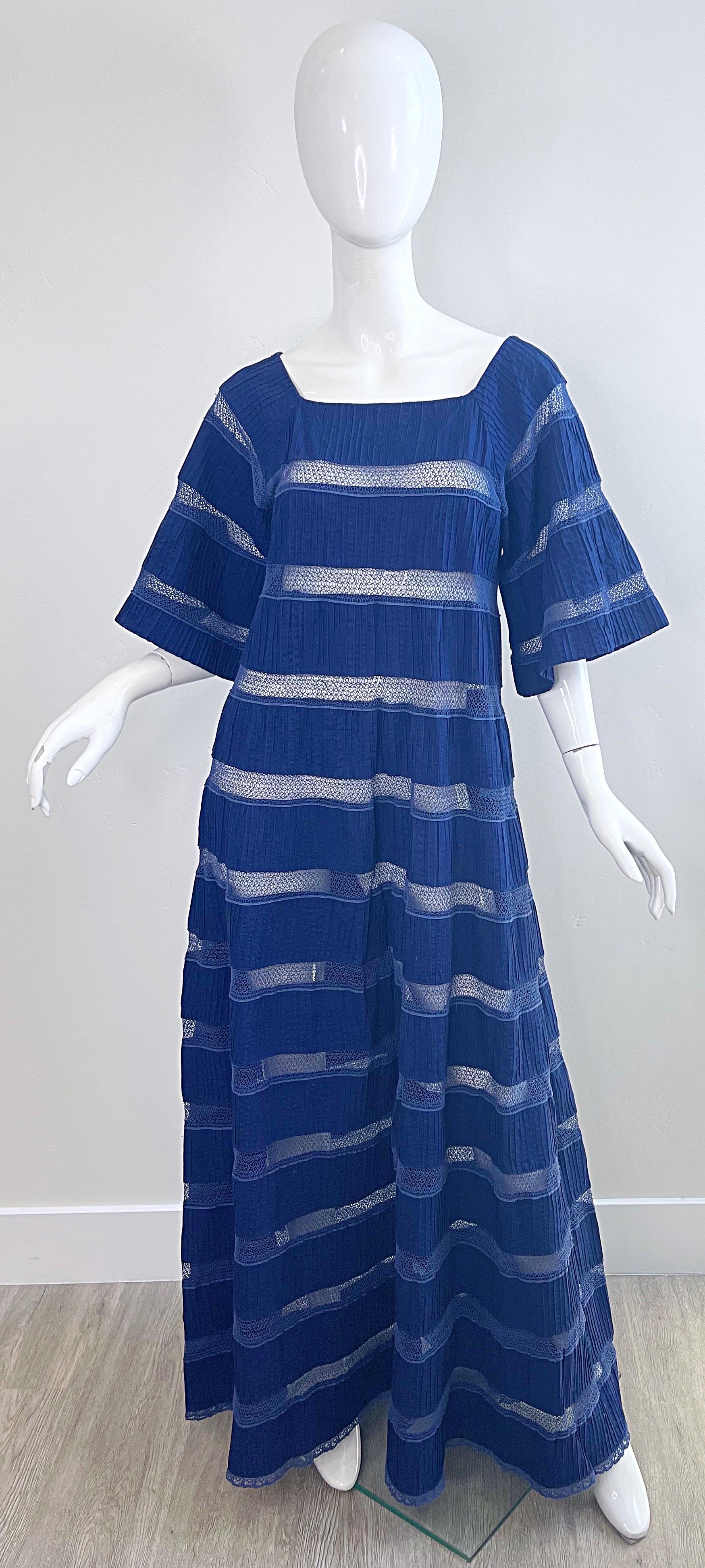 1970s Tachi Castillo for Pan American Phoenix Navy Blue Crochet 70s Maxi Dress For Sale 11
