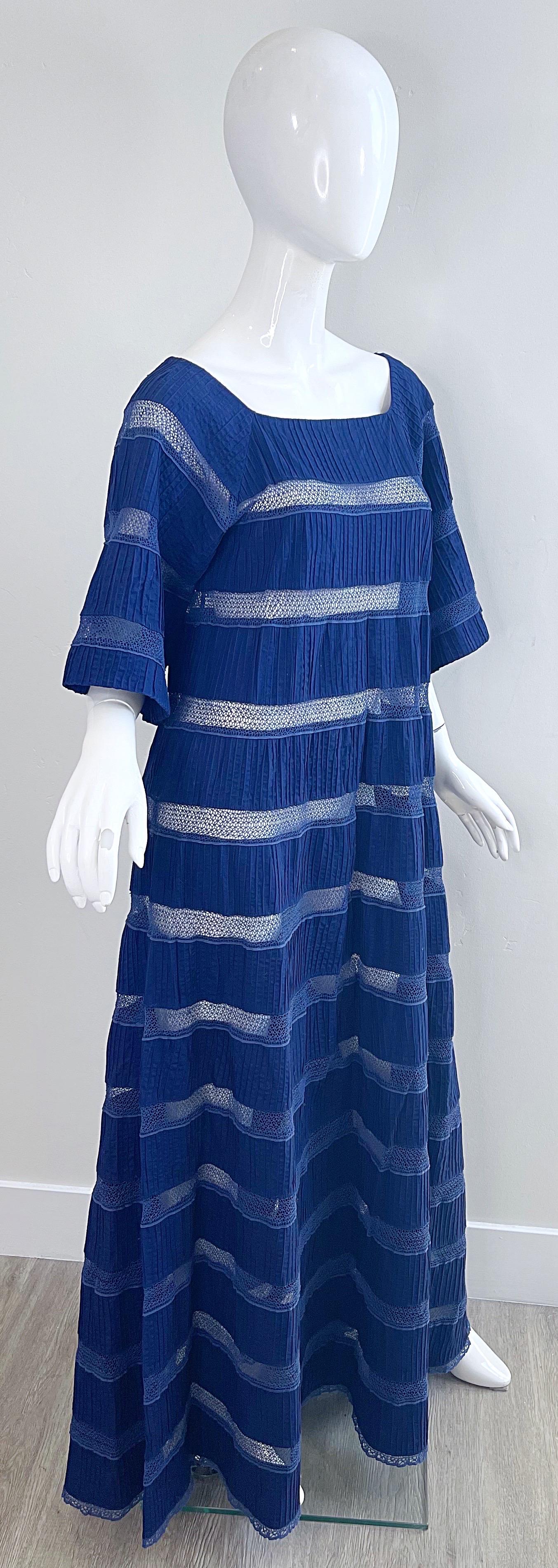 1970s Tachi Castillo for Pan American Phoenix Navy Blue Crochet 70s Maxi Dress For Sale 2
