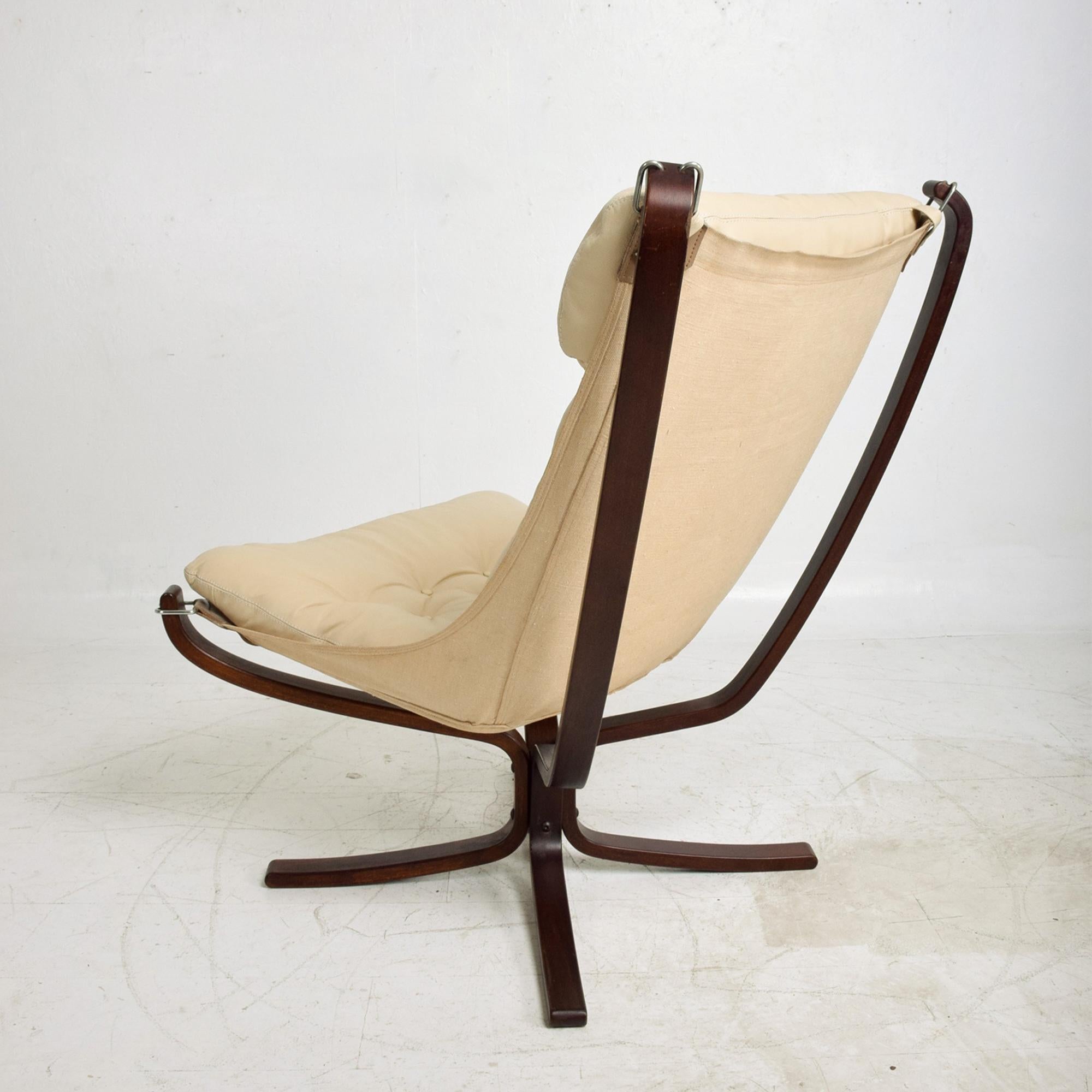 1970s Tall Falcon Chair Sigurd Ressell for Vatne Møbler Ivory Leather Norway 2