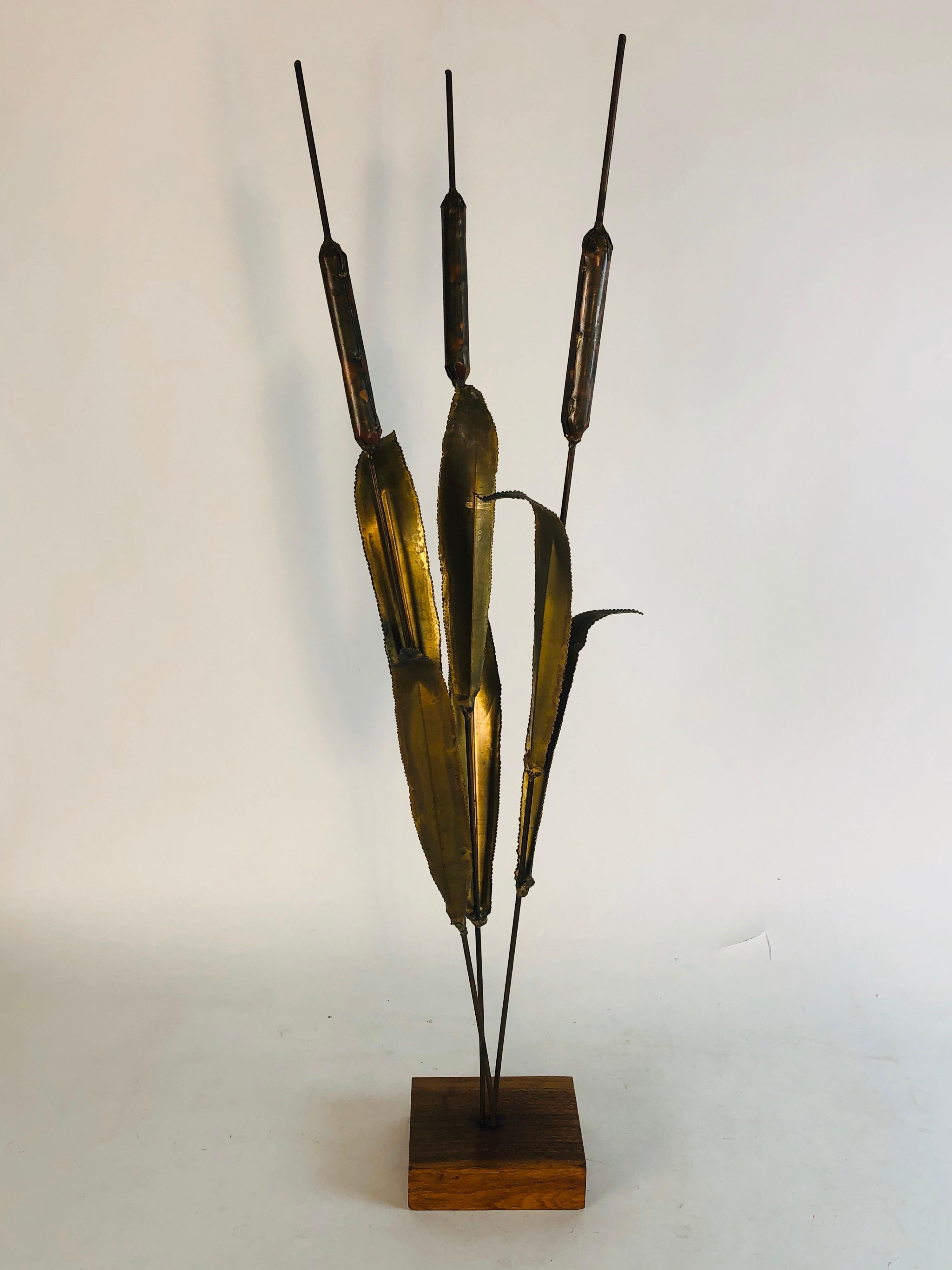 1970er Jahre Große Katzenschwanz-Skulptur aus Metall (Moderne der Mitte des Jahrhunderts) im Angebot