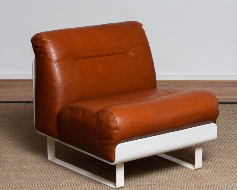 1970's Tan / Cognac Leather Lounge / Club Chair with White Shell 'Orbis' by COR For Sale 5
