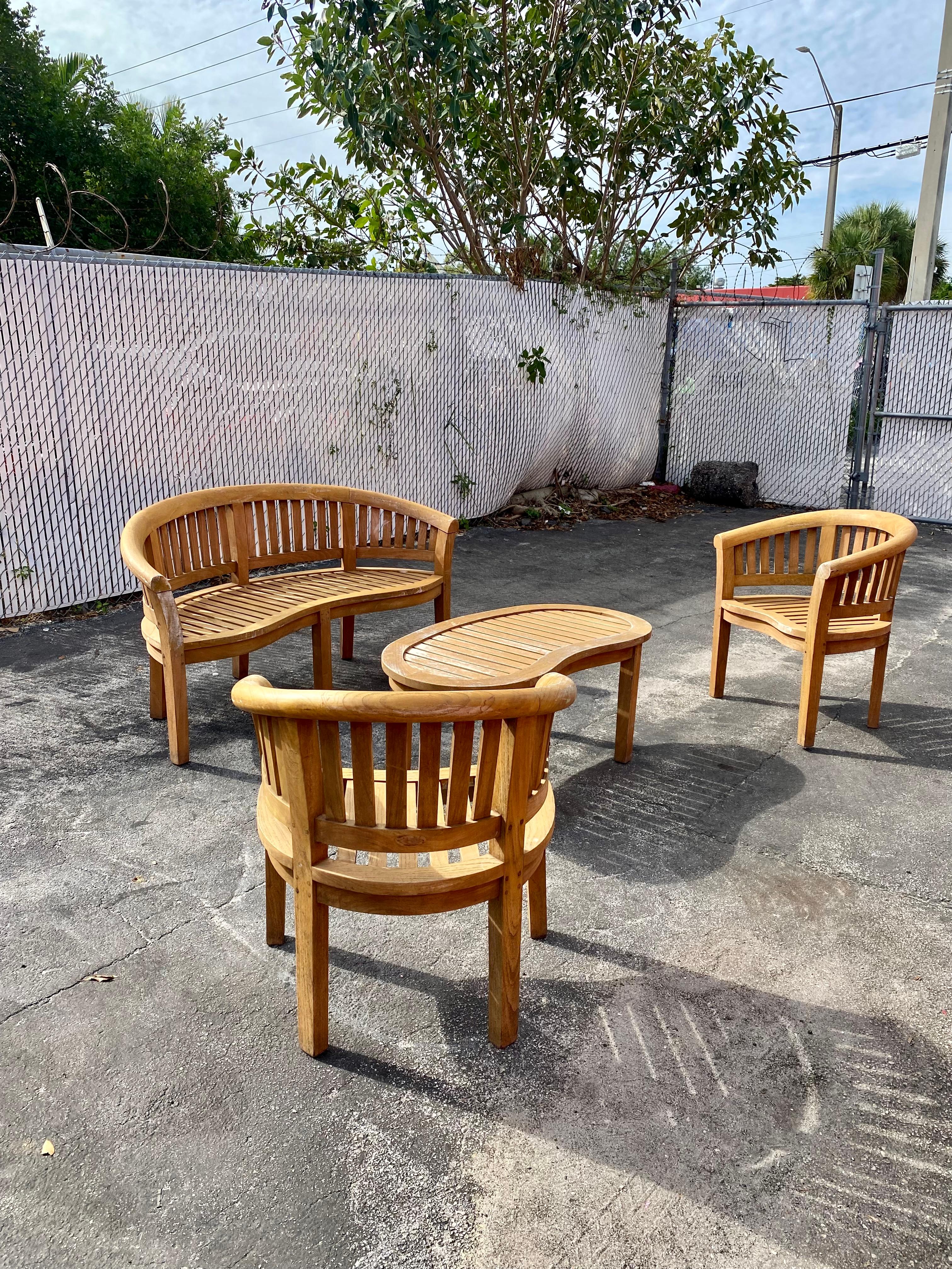 Mid-Century Modern 1970s Teak Curved Barrel Kidney Slatted Settee Table Chairs, Set of 4 For Sale